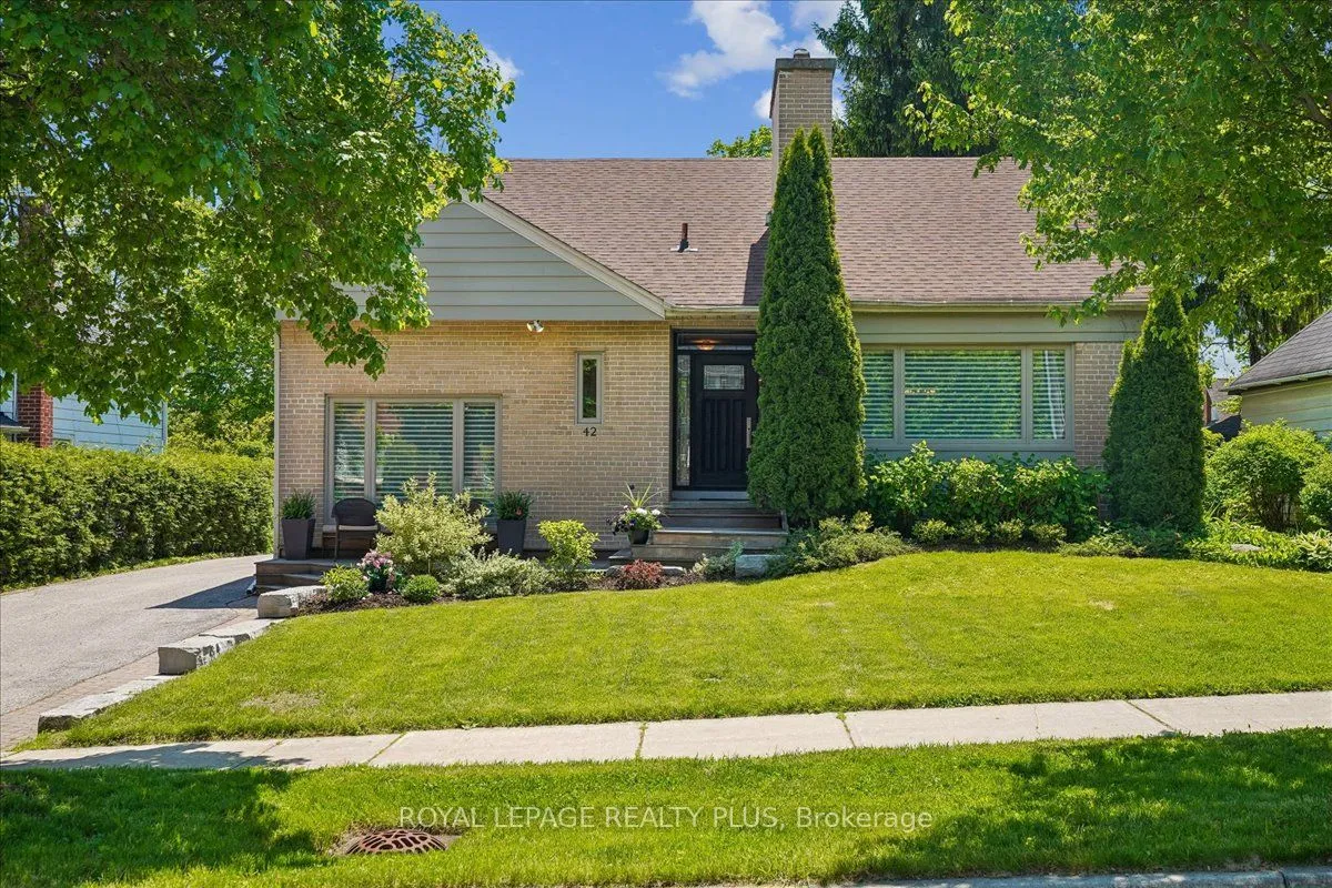 Detached Home For Sale | N13223096