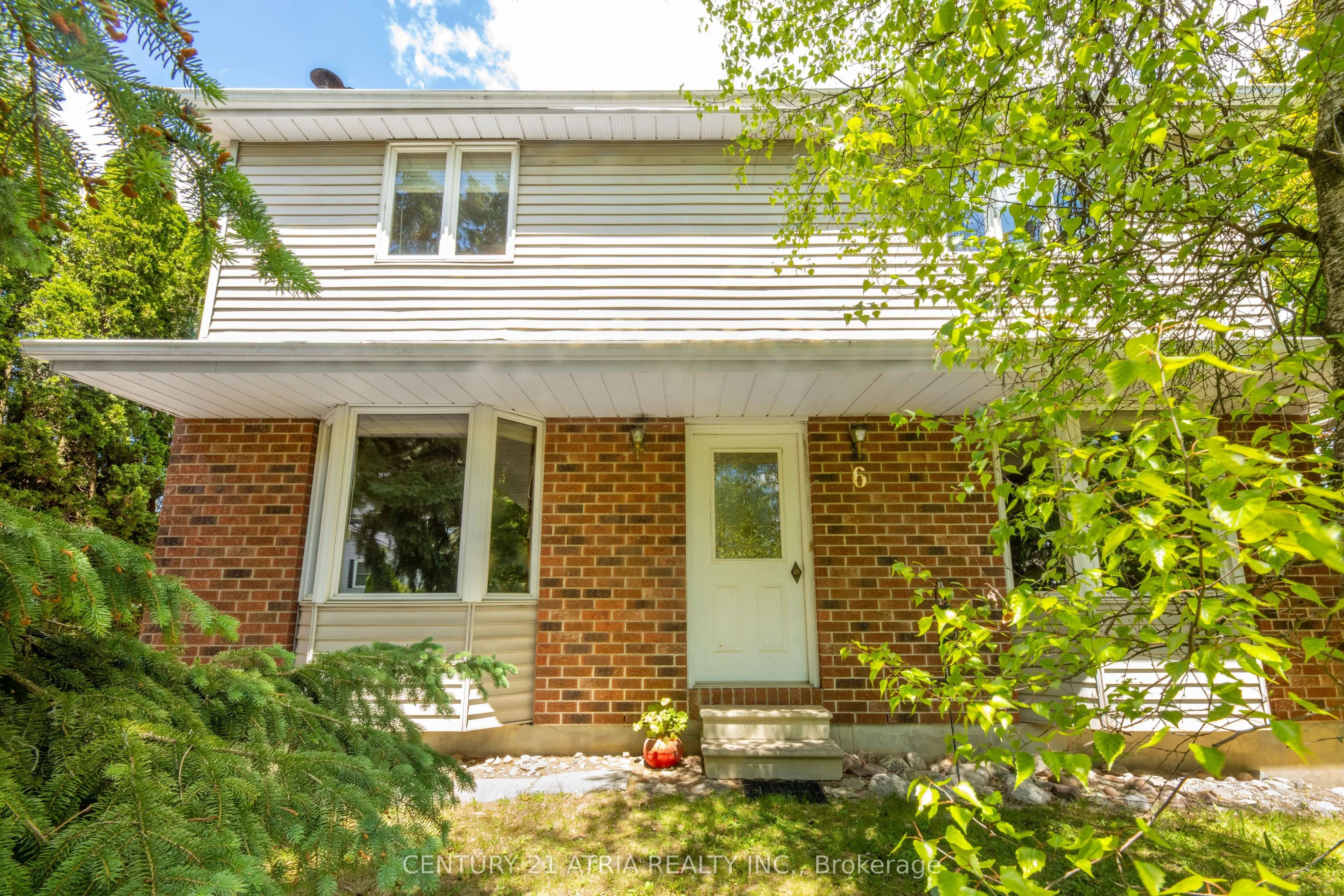Detached Home For Sale | N13225862