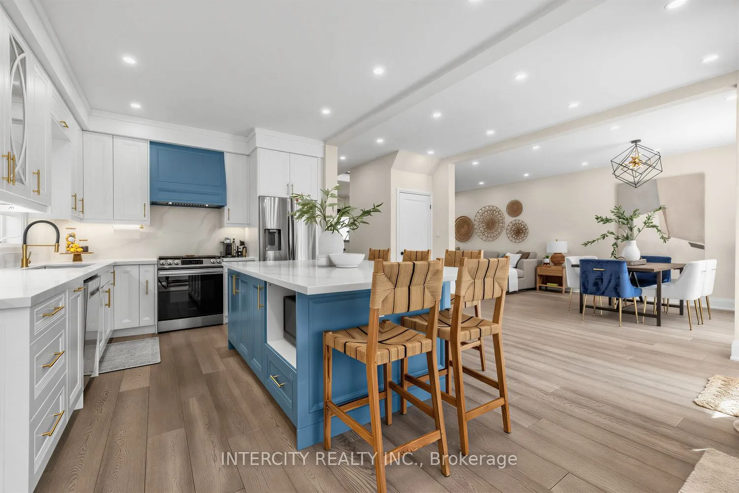 Detached Home For Sale | N13231274