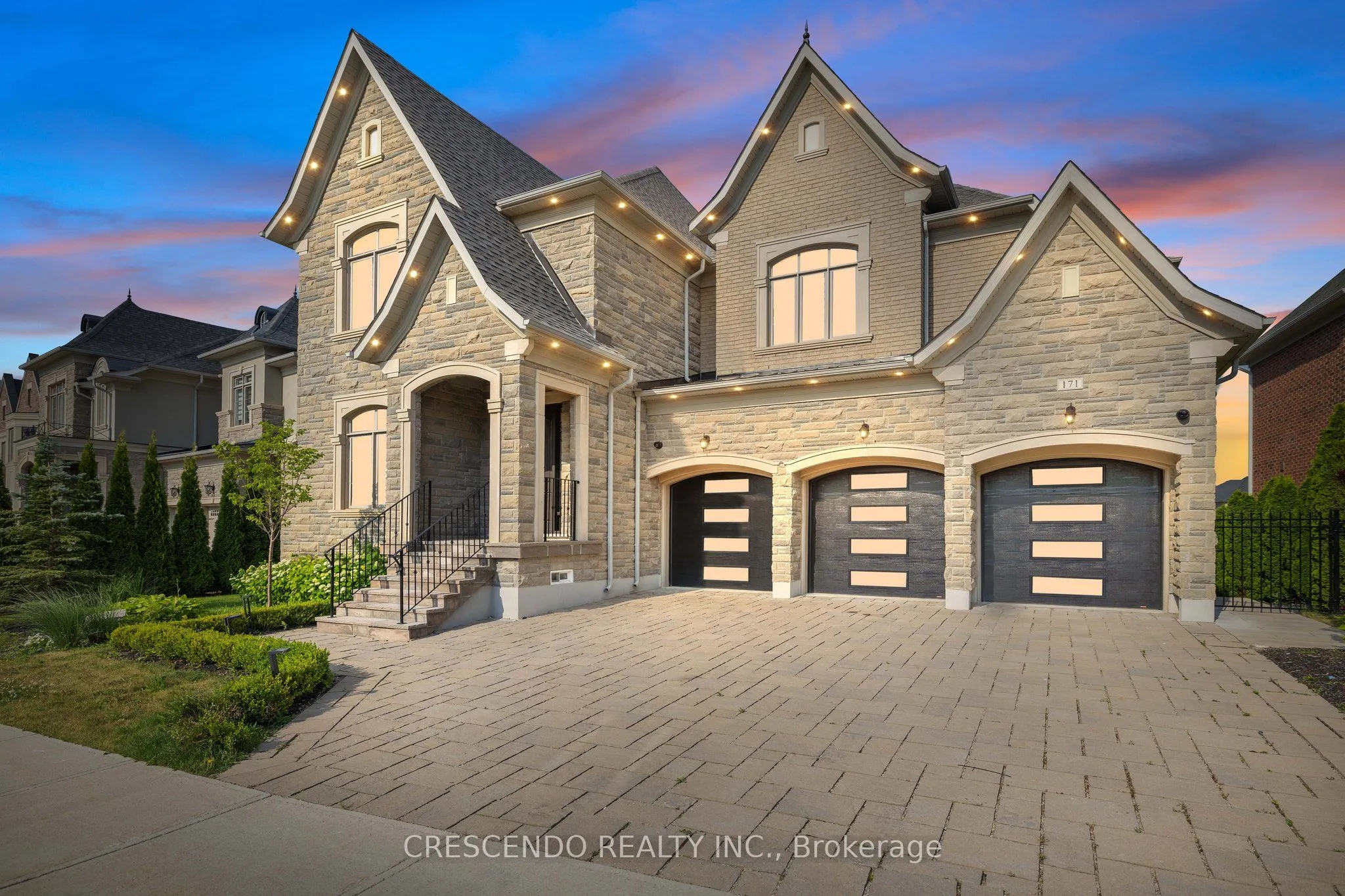 Detached Home For Sale | N13231702
