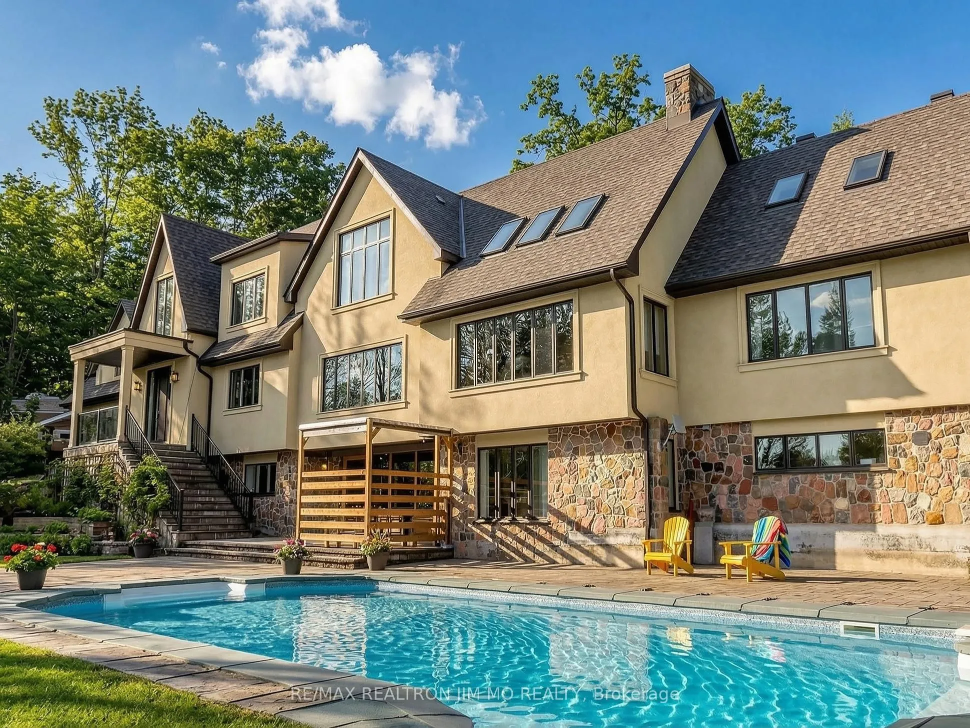 Detached Home For Sale | N13232452