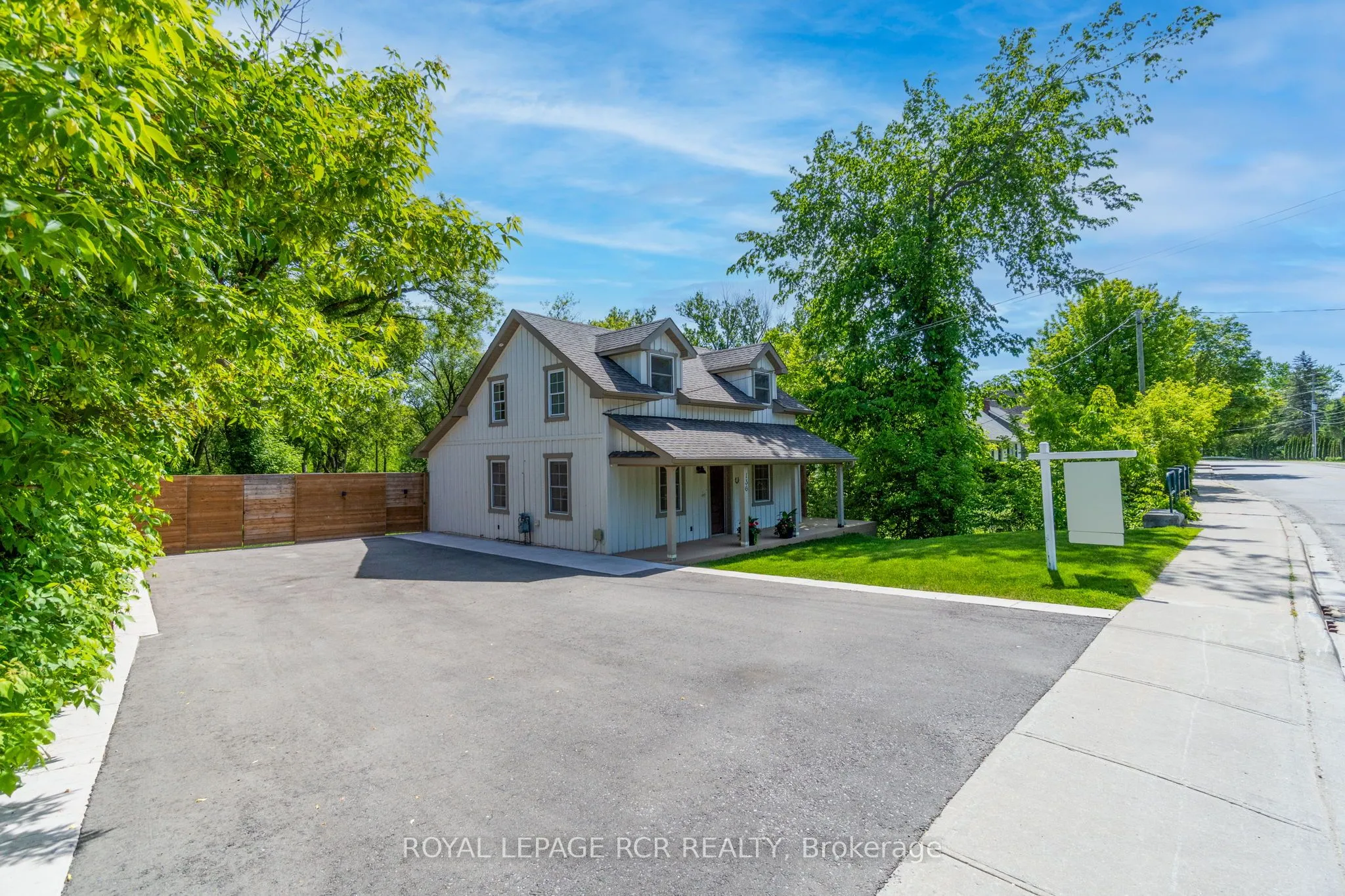 Detached Home For Sale | N13232652