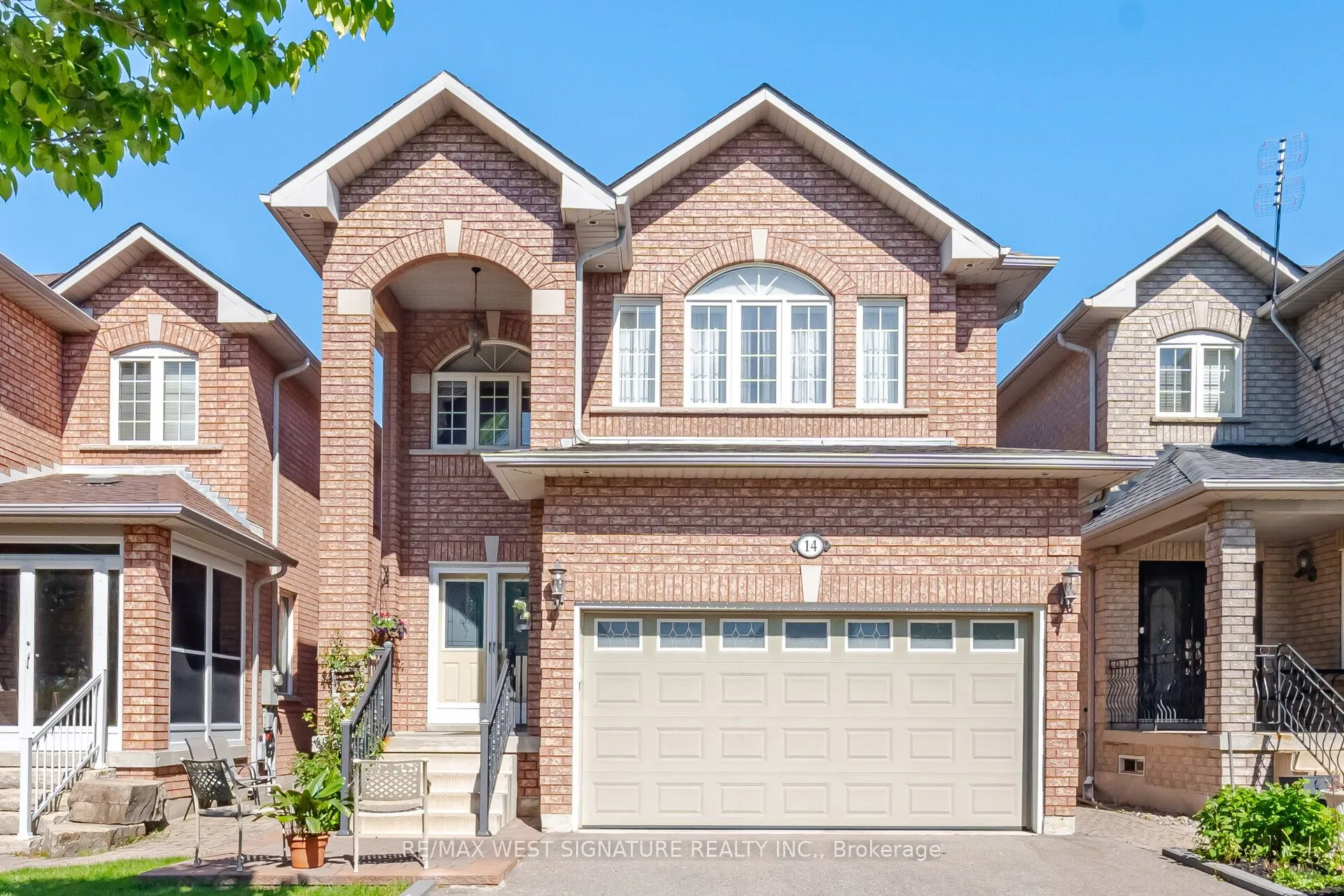 Detached Home For Sale | N13233088