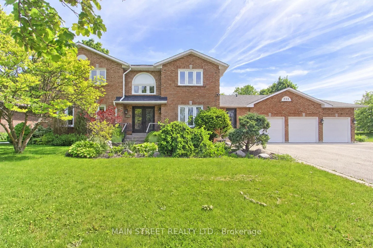 Detached Home For Lease | N13233876