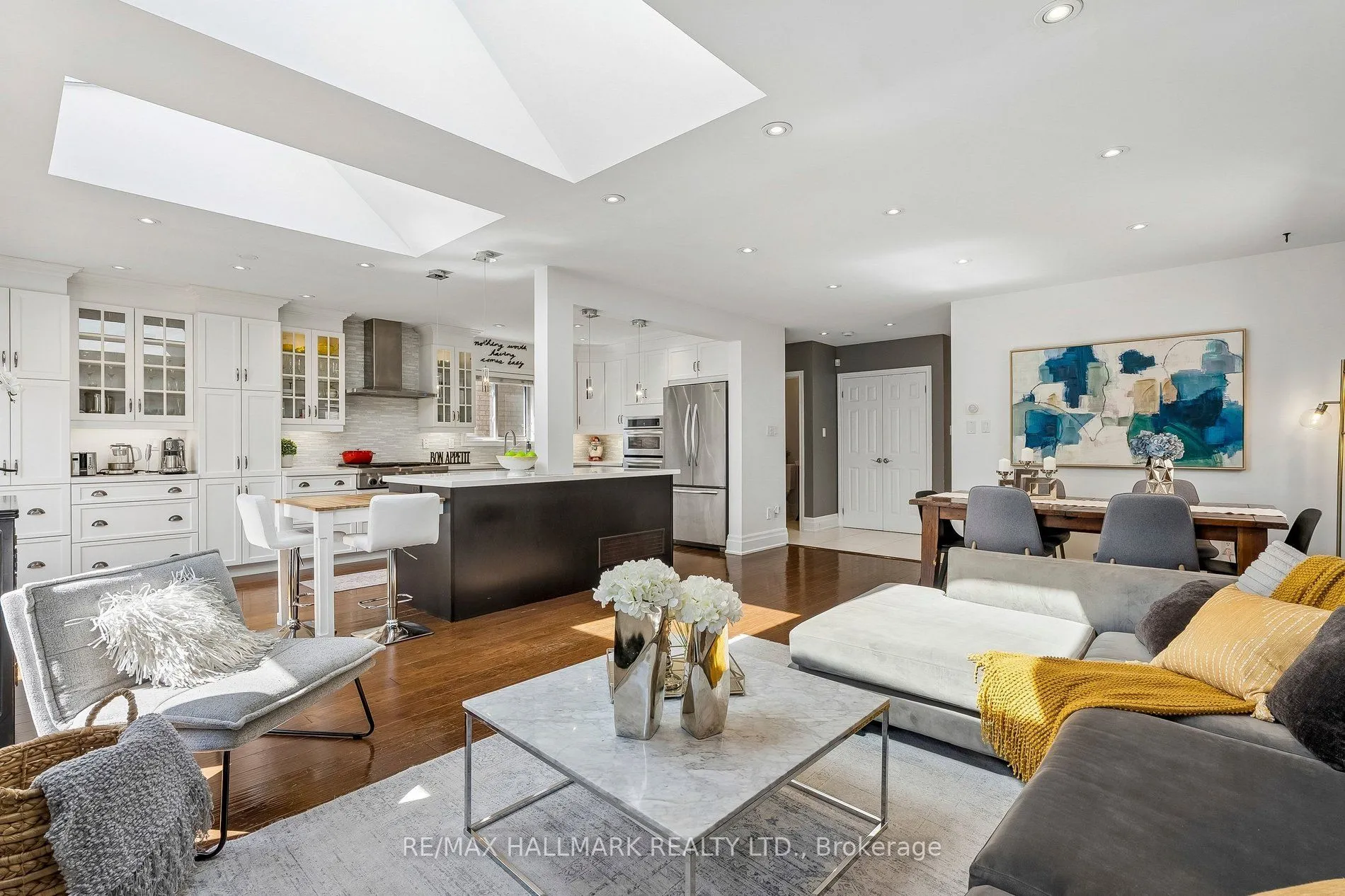 Detached Home For Sale | N13237310