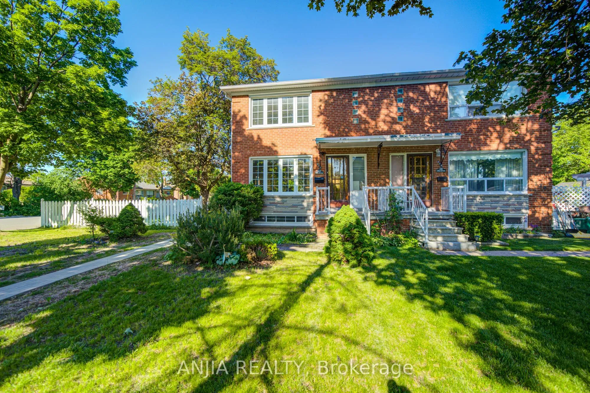 Semi-Detached Home For Sale | N13239800