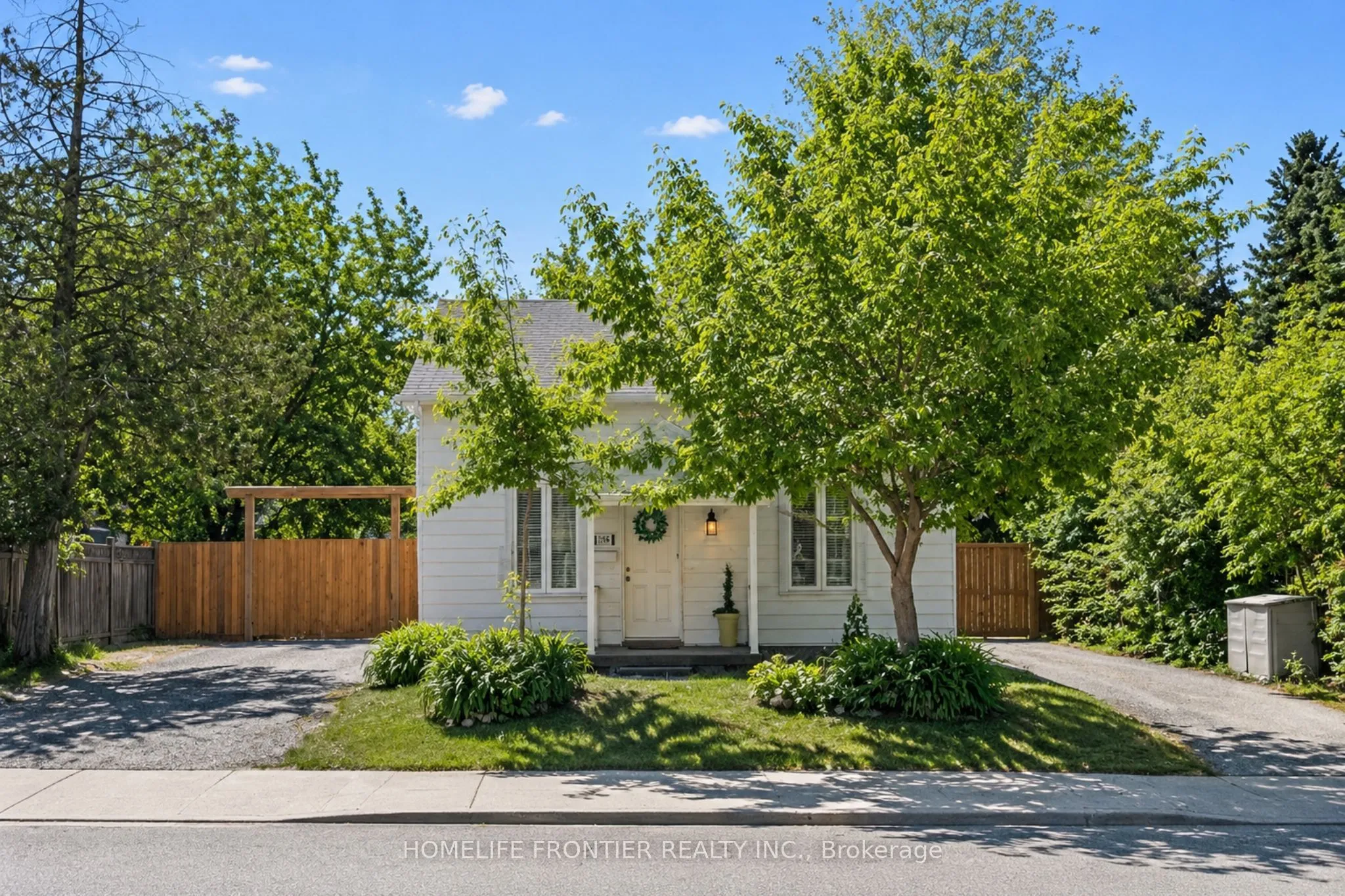Detached Home For Sale | N13243096