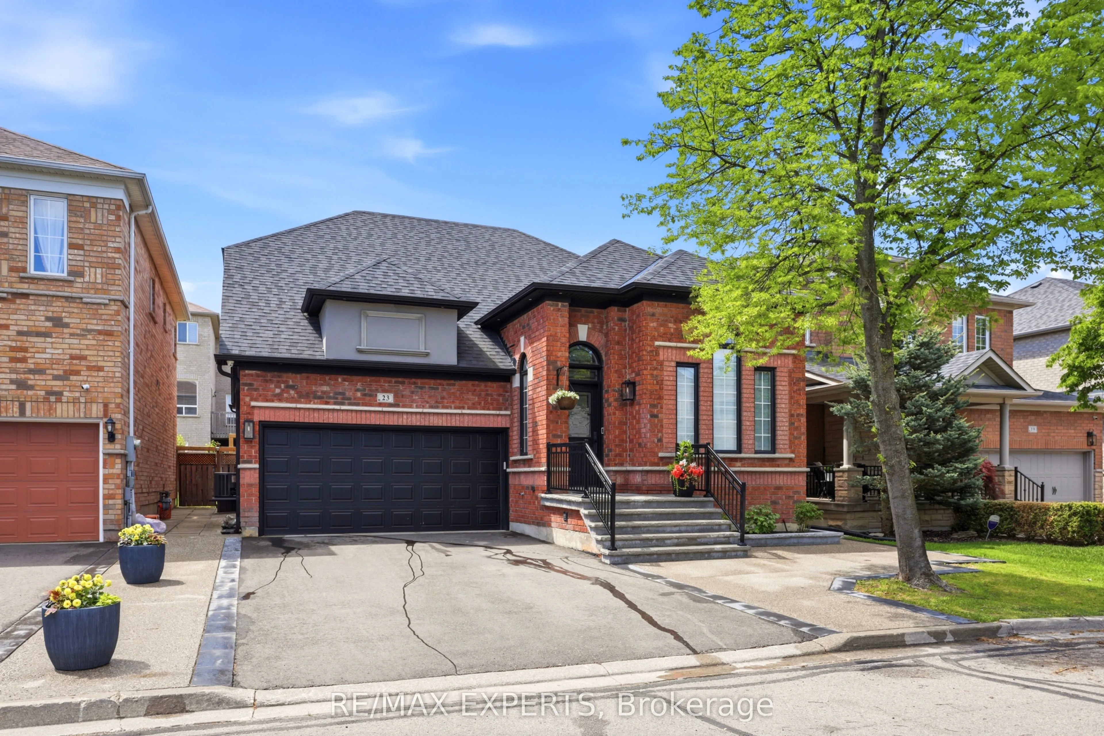 Detached Home For Sale | N13246112