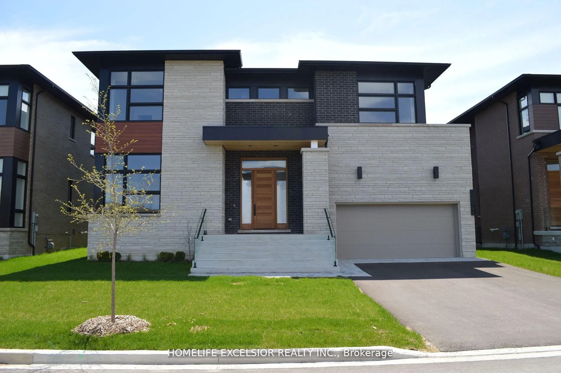 Detached Home For Sale | N13246456