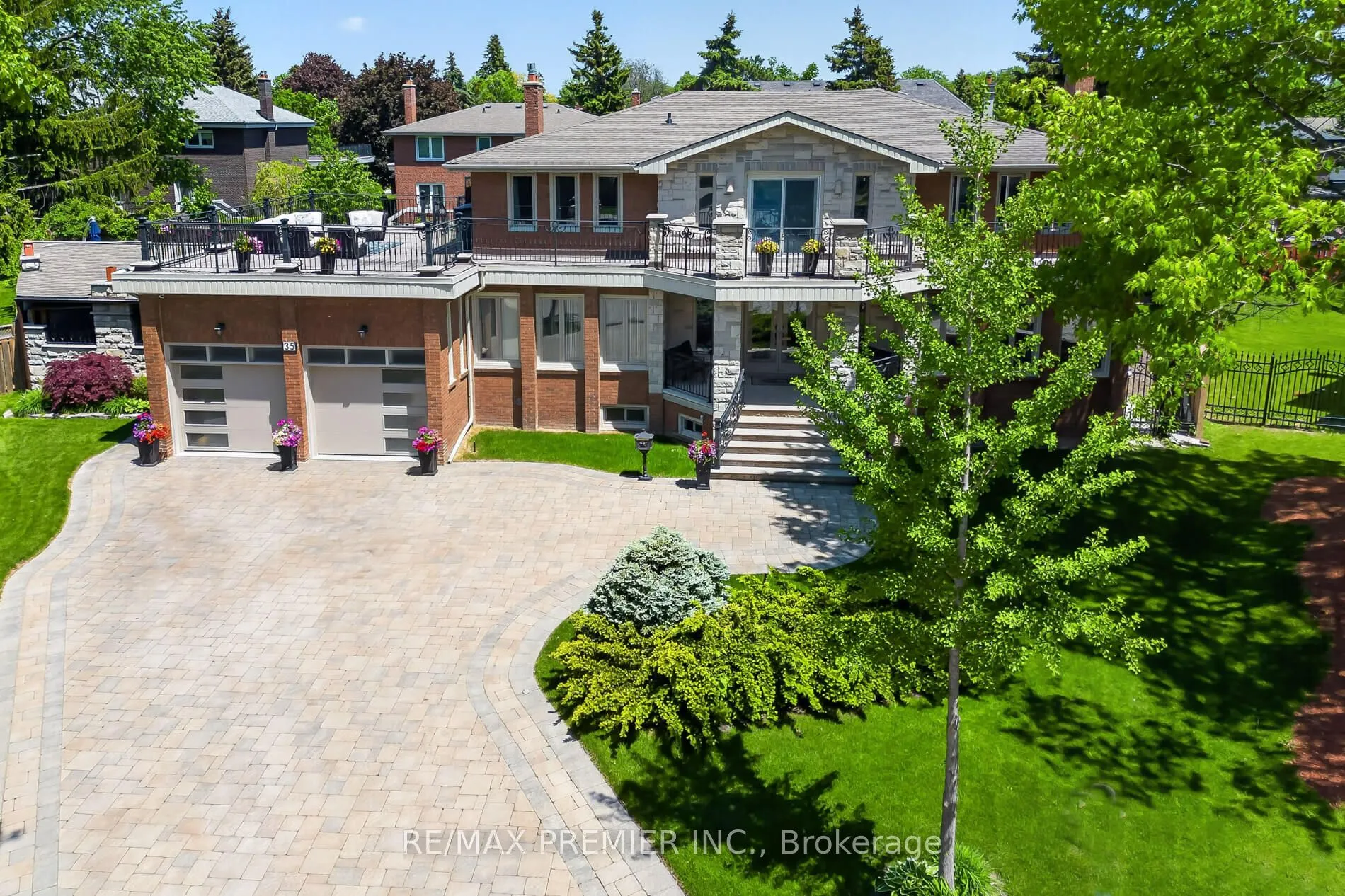 Detached Home For Sale | N13250982