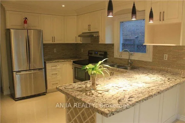 Detached Home For Lease | N13268866