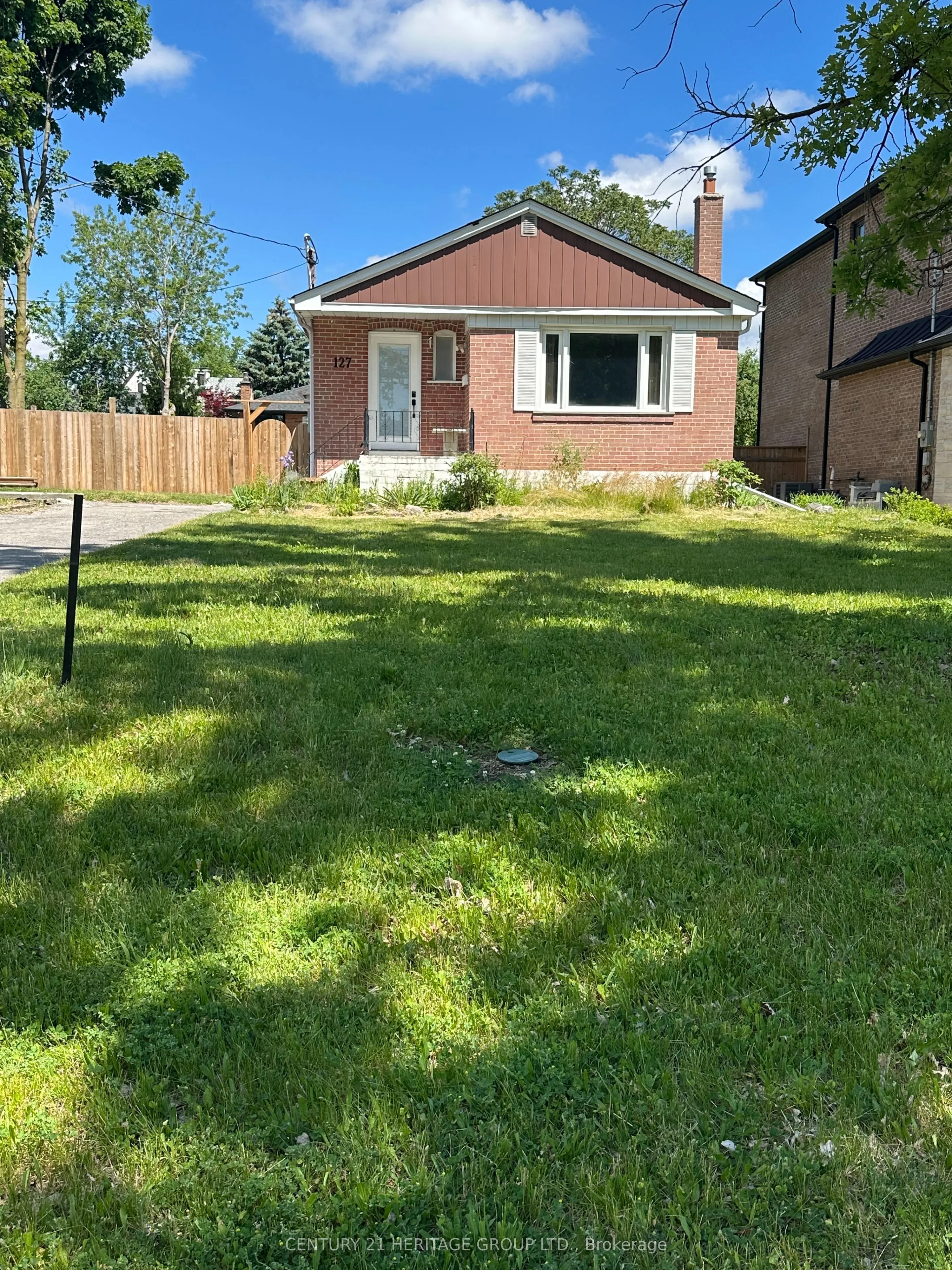 Detached Home For Lease | N13417358