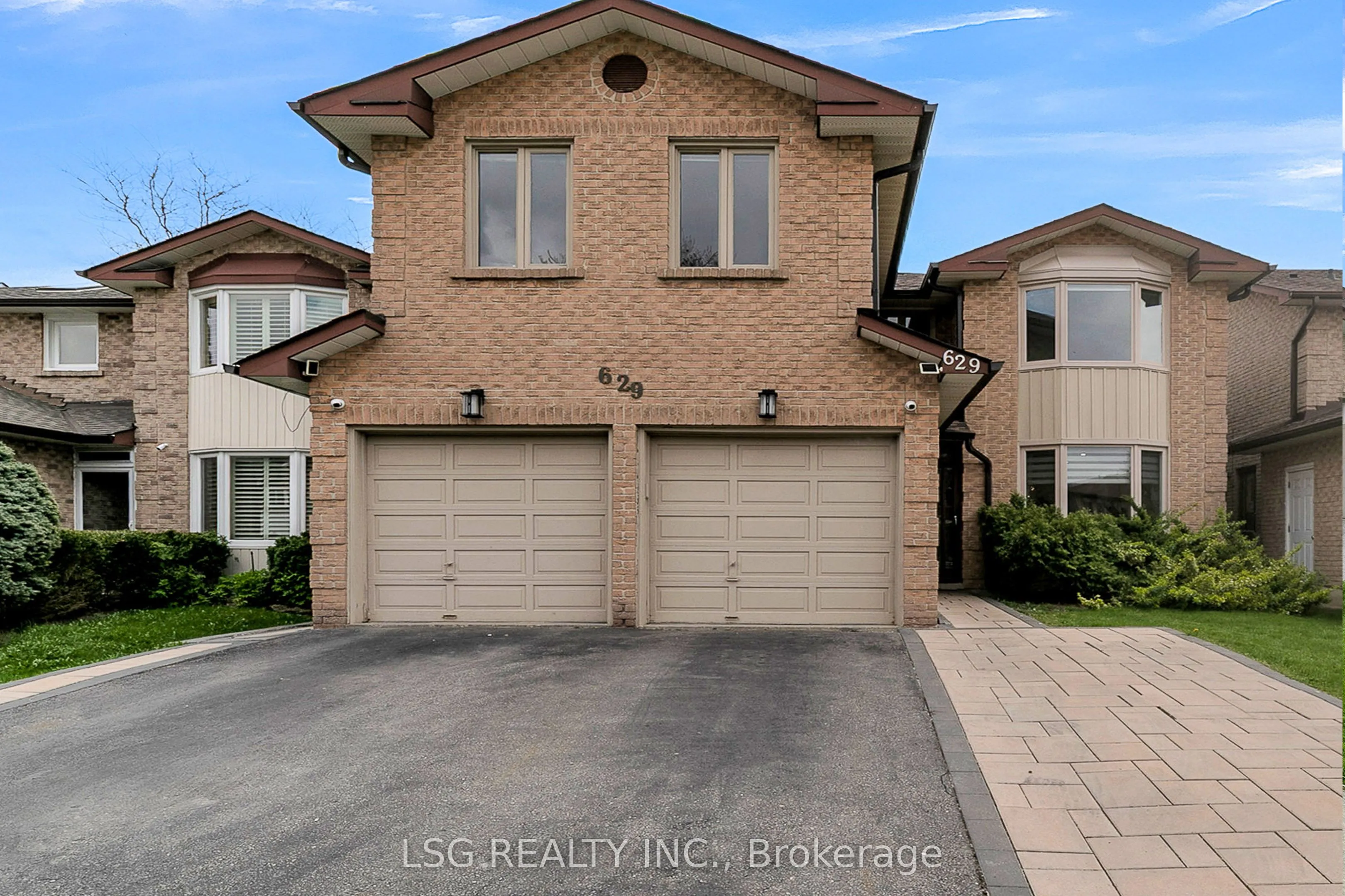 Detached Home For Sale | N13420958