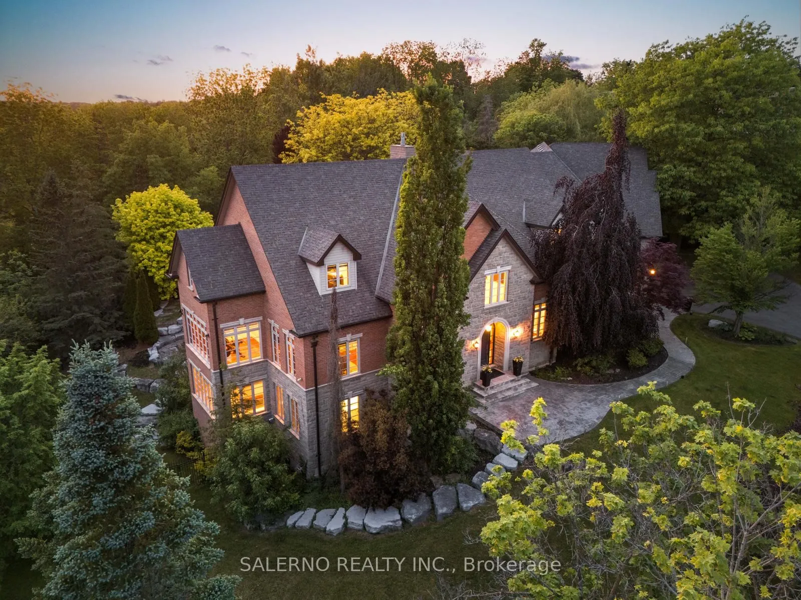 Detached Home For Sale | N13421068