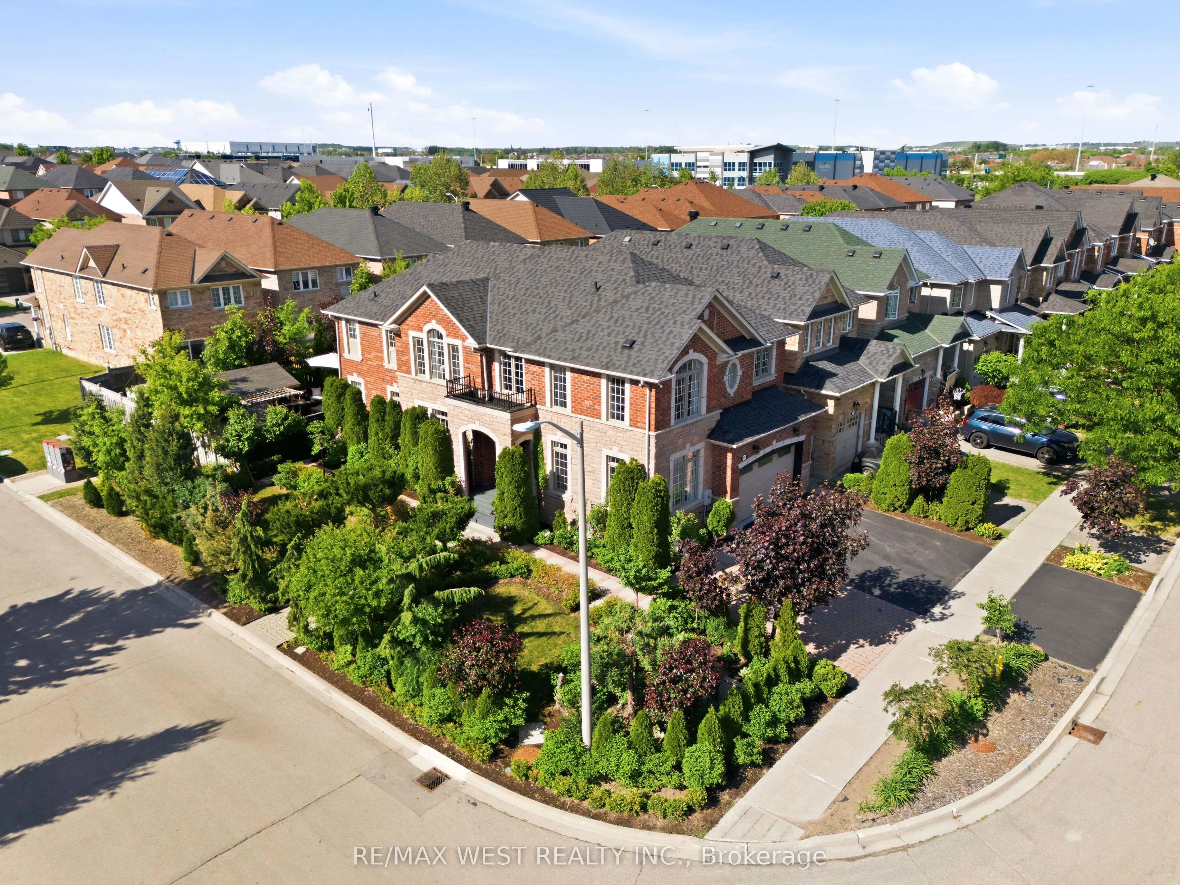 Detached Home For Sale | N13423286