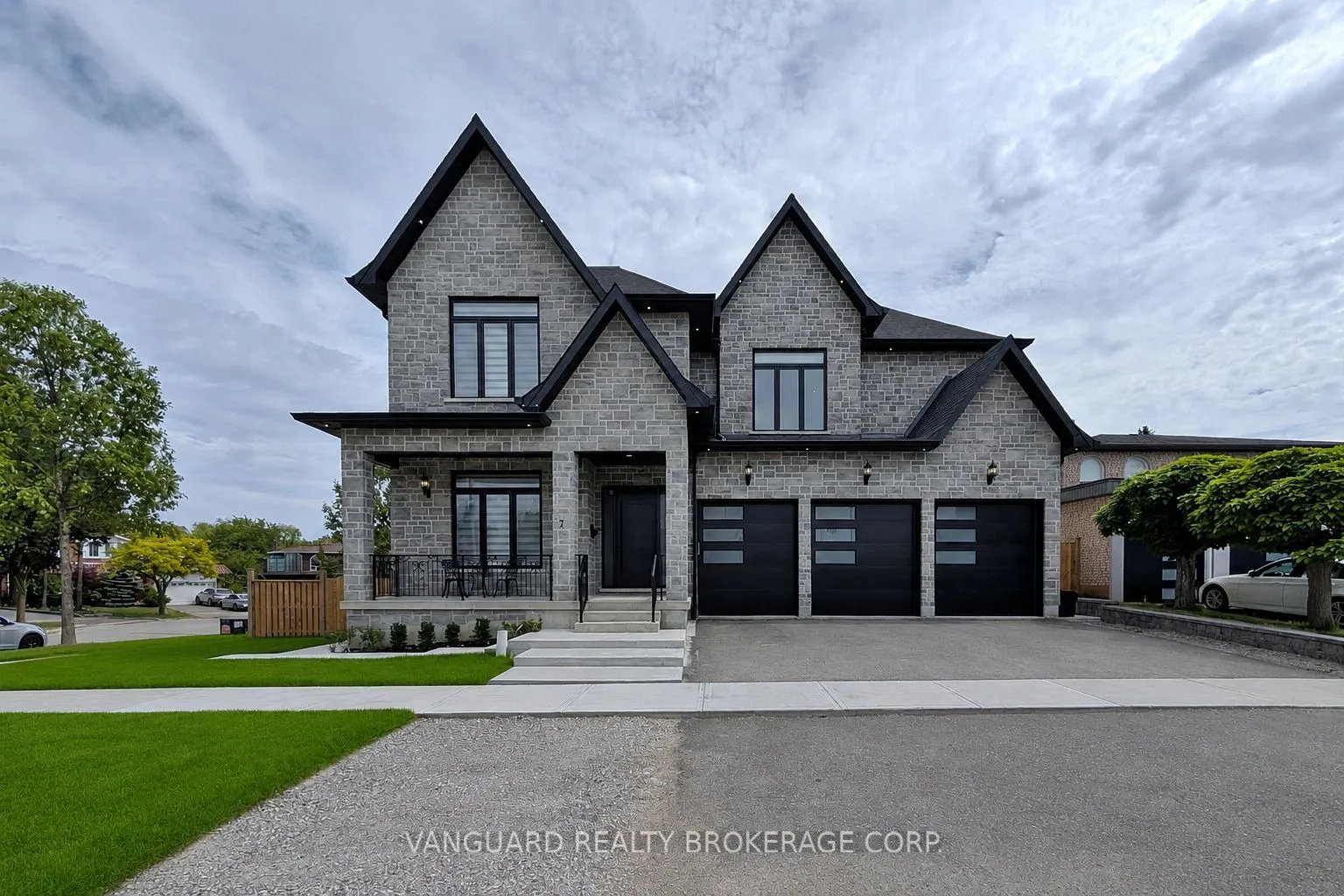 Detached Home For Sale | N13425114