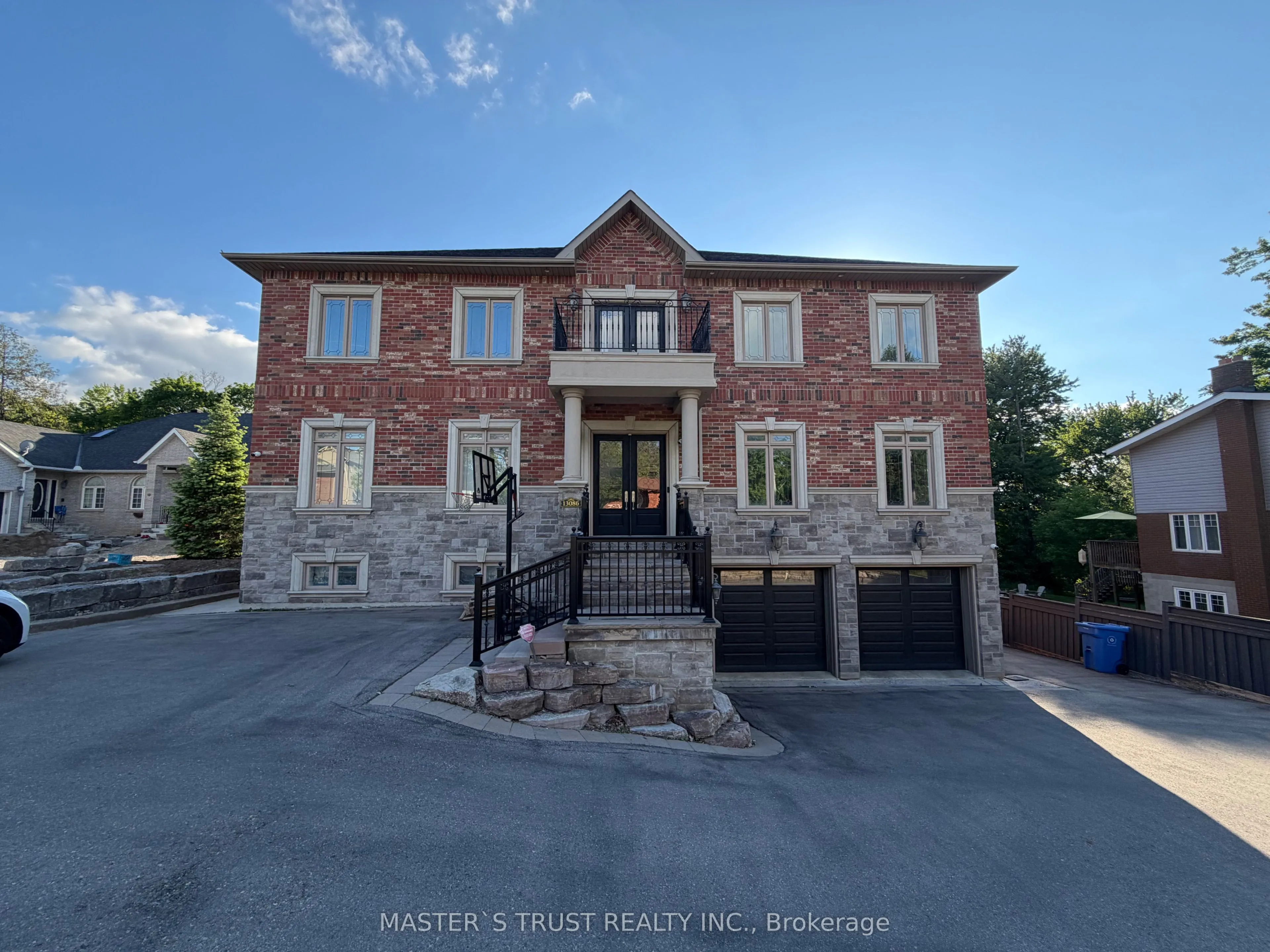 Detached Home For Lease | N13426366