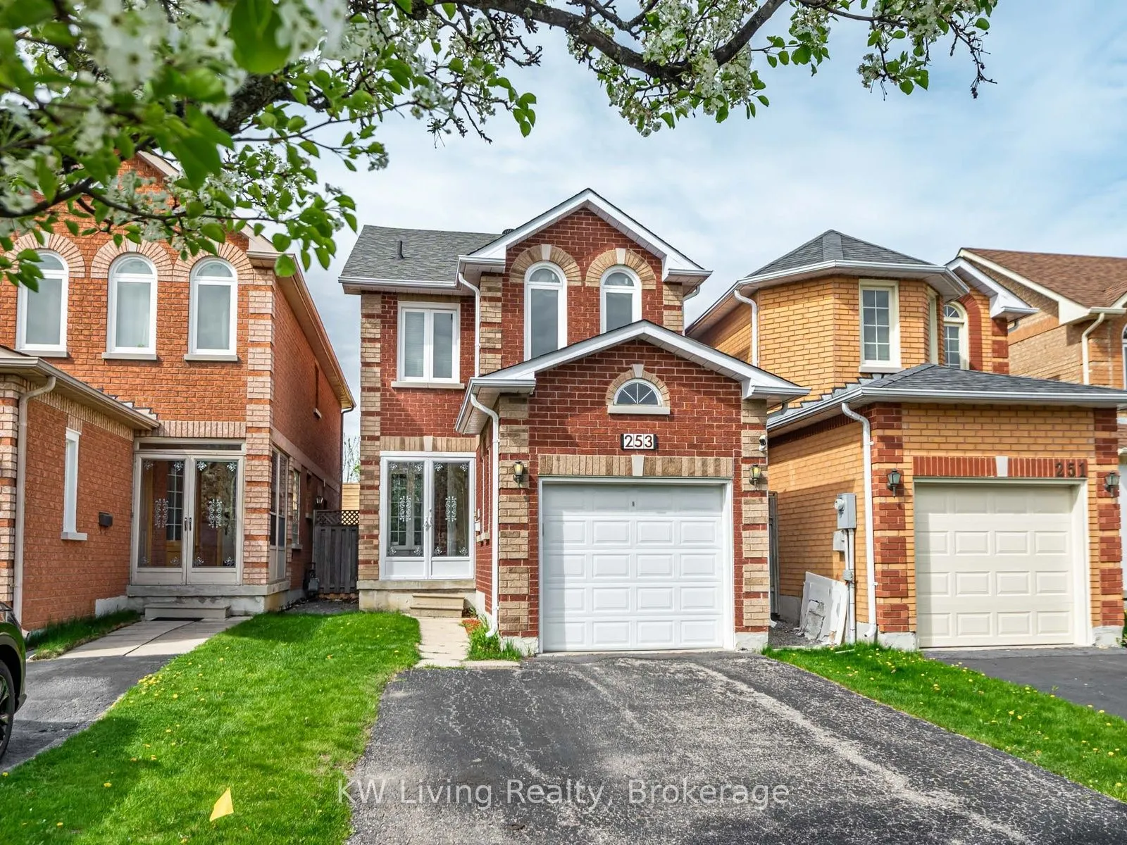 Detached Home For Sale | N13426868