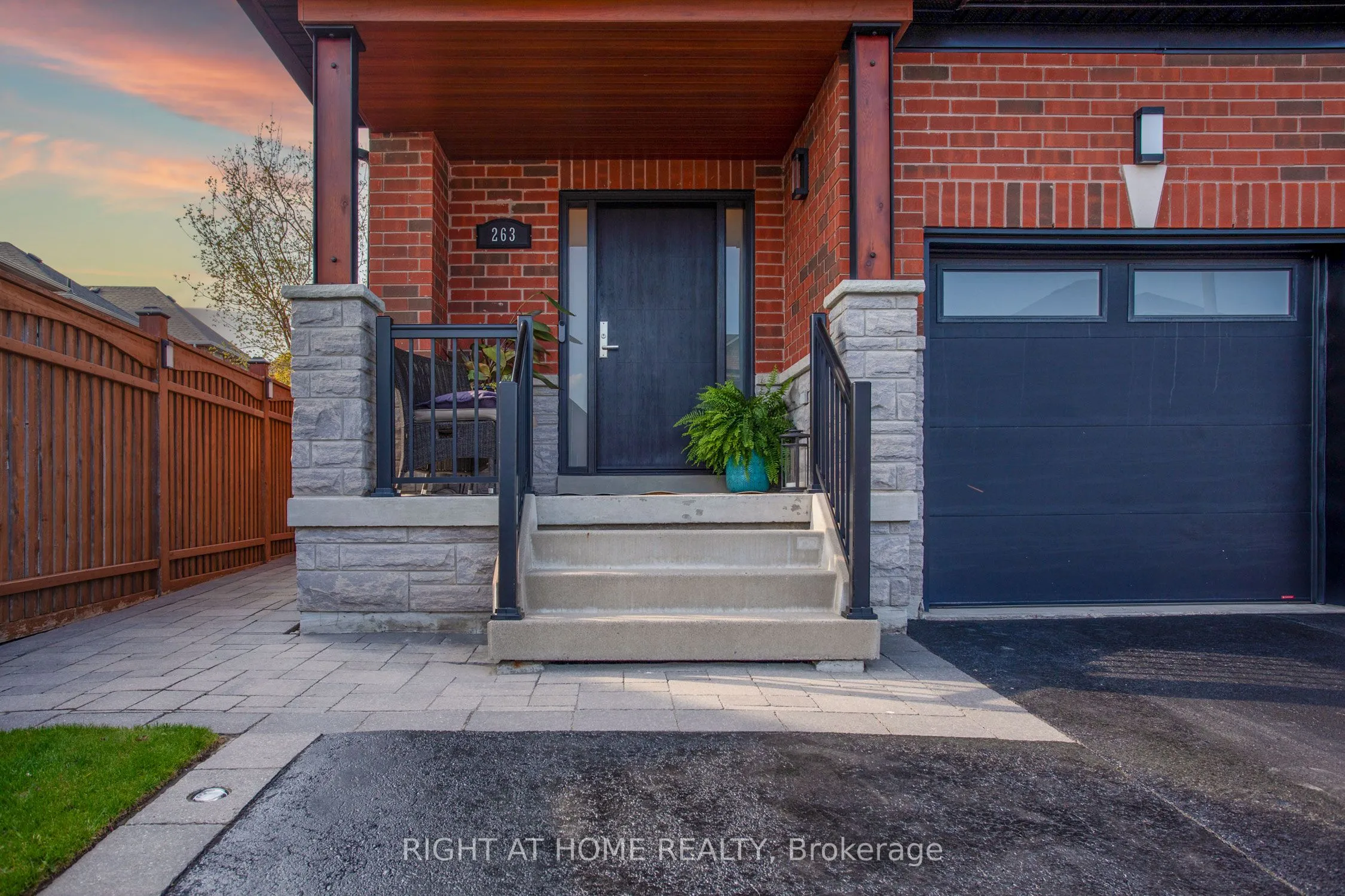 Semi-Detached Home For Sale | N13434952