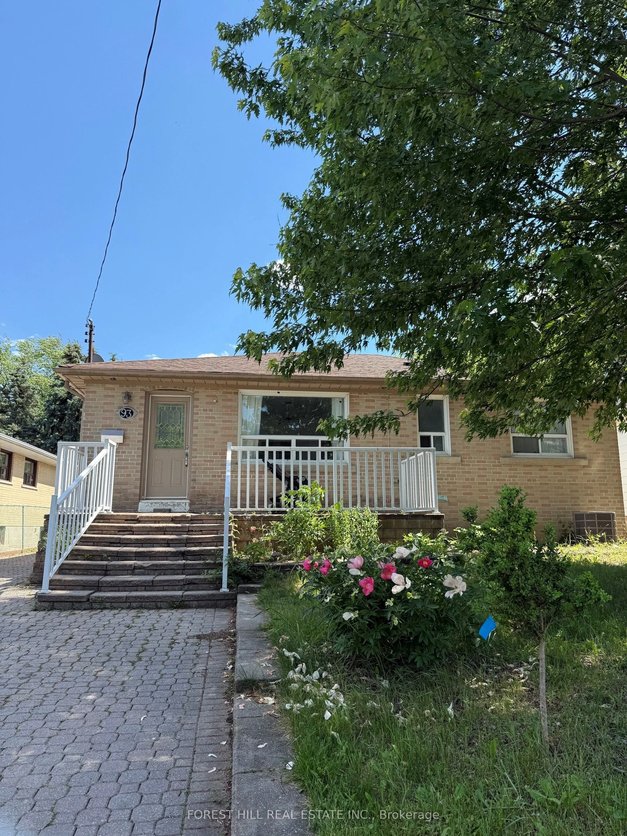 Detached Home For Lease | N13434978