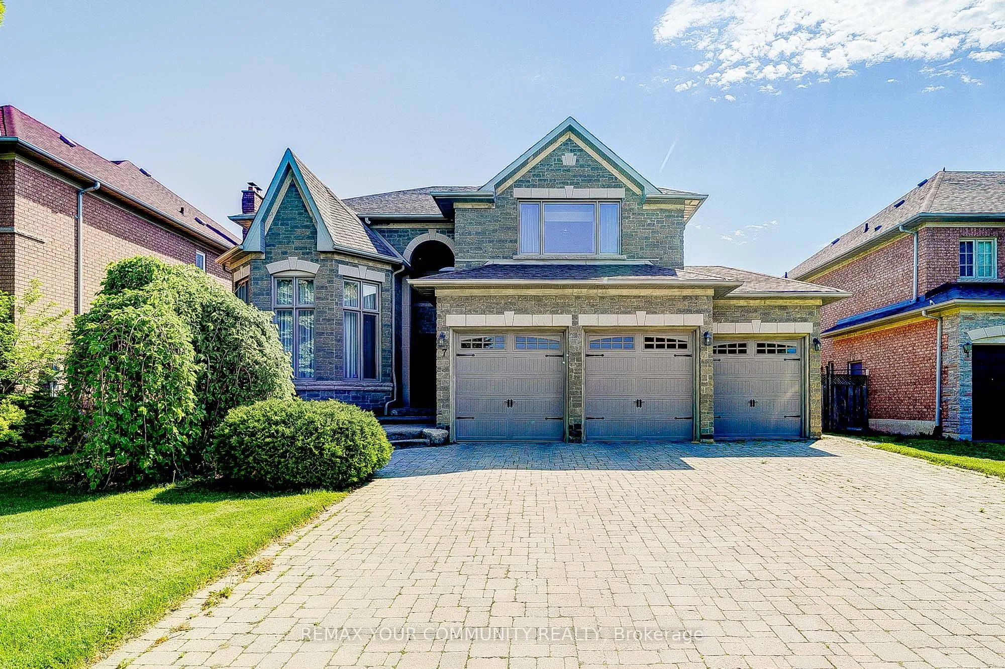 Detached Home For Sale | N13439706