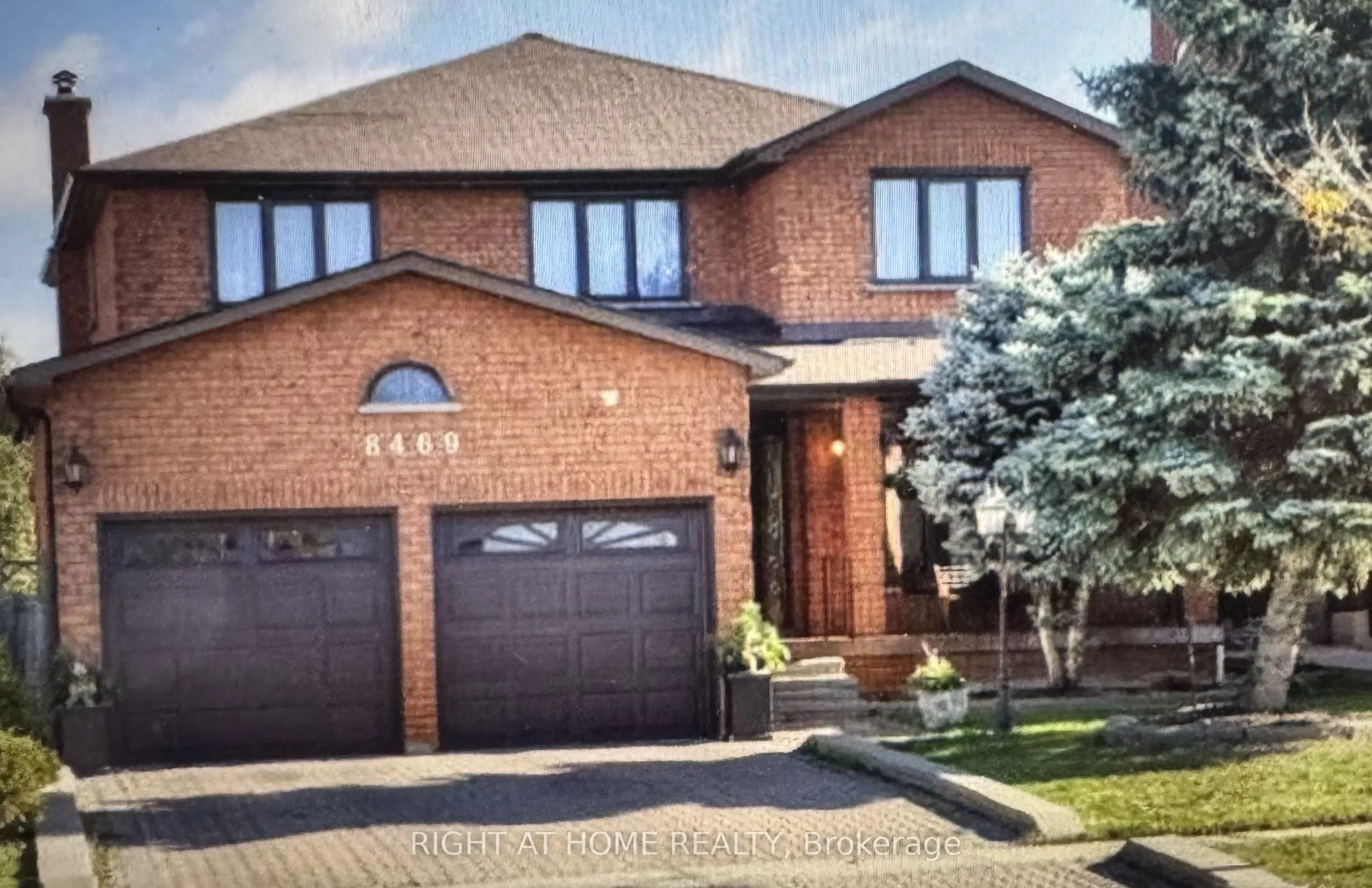 Detached Home For Lease | N13443322