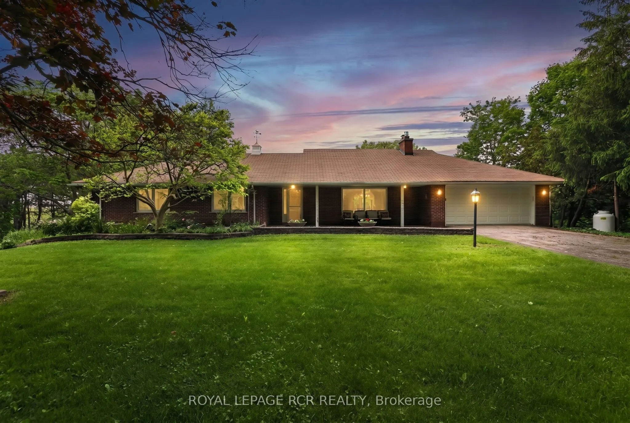 Detached Home For Sale | N13444200