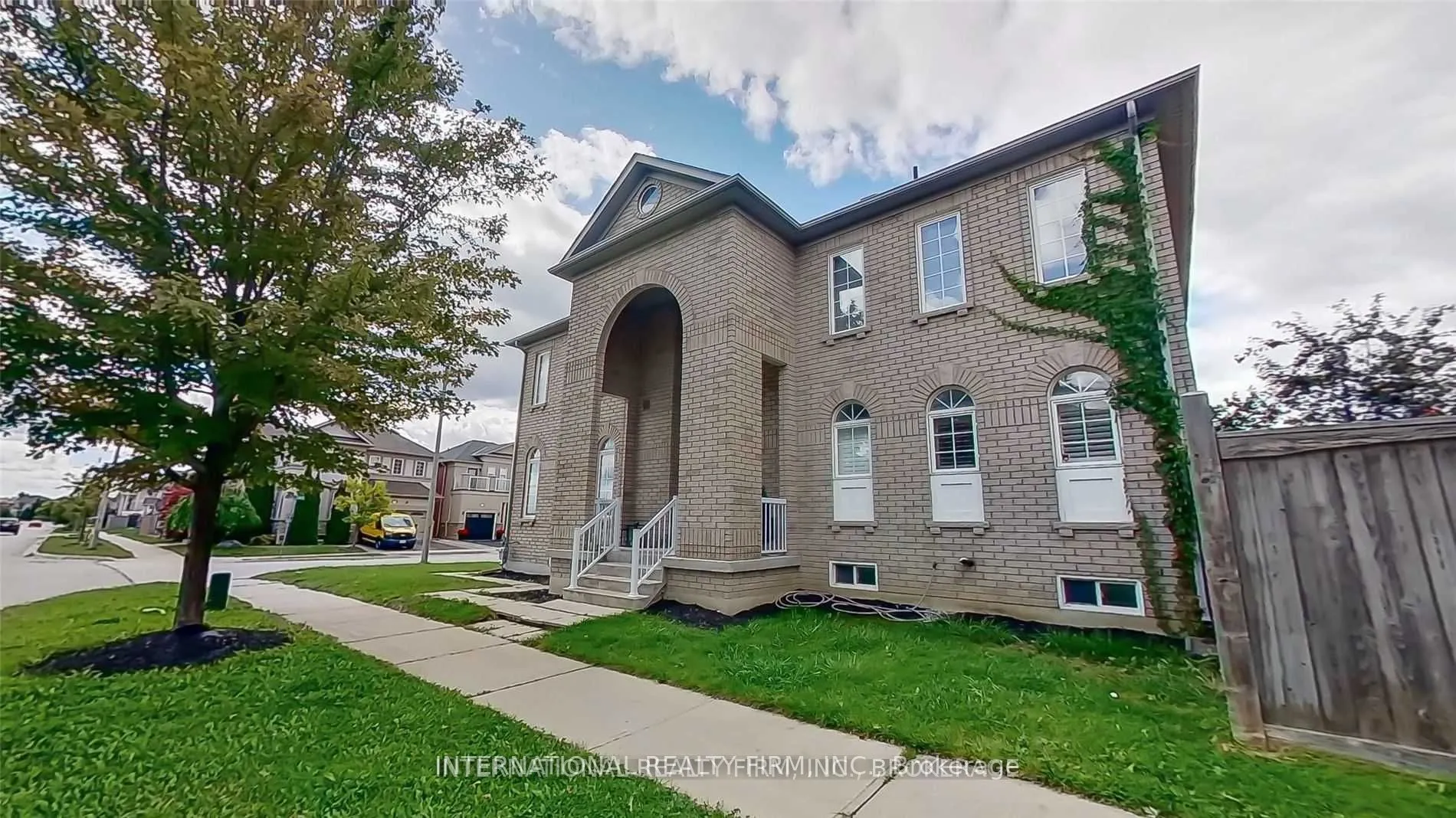 Detached Home For Lease | N13452256
