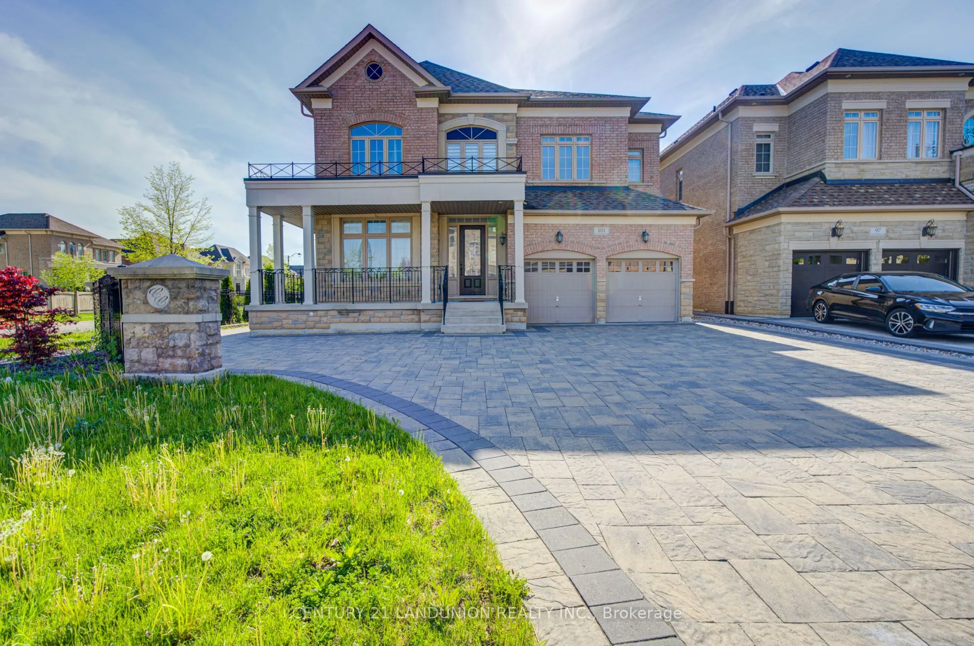 Detached Home For Sale | N13453358