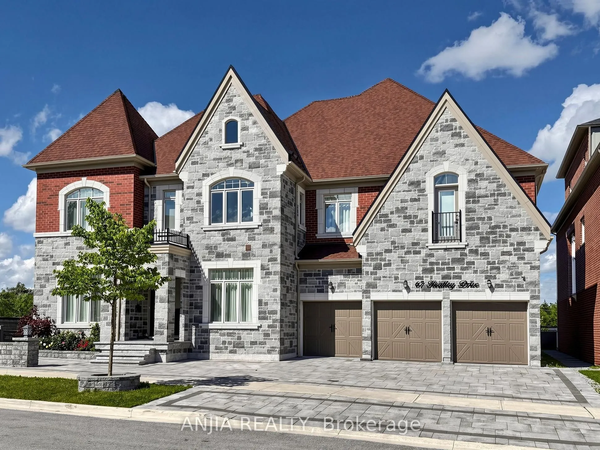 Detached Home For Sale | N13455678