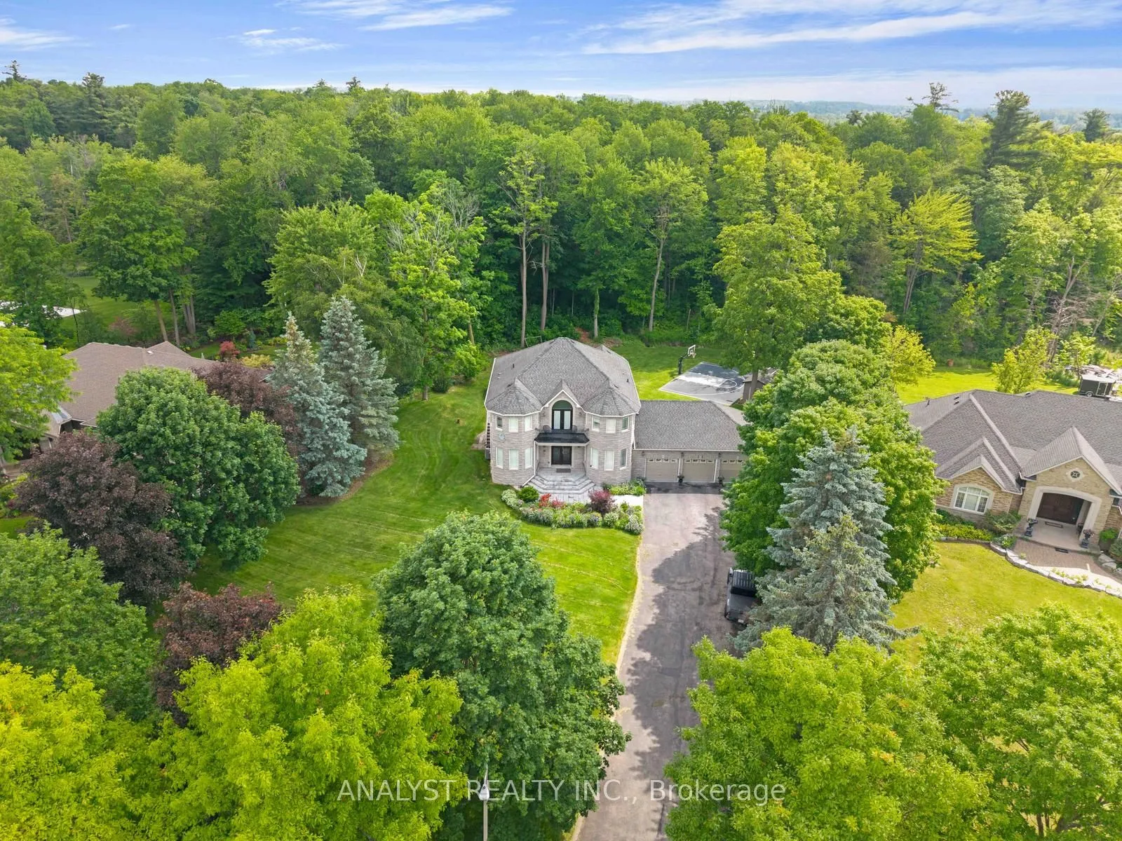 Detached Home For Sale | N13465990