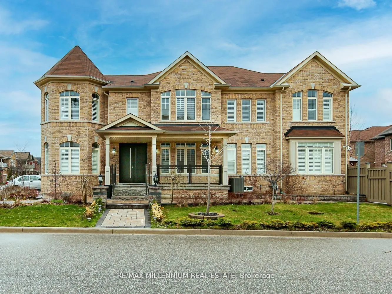 Detached Home For Sale | N13468514