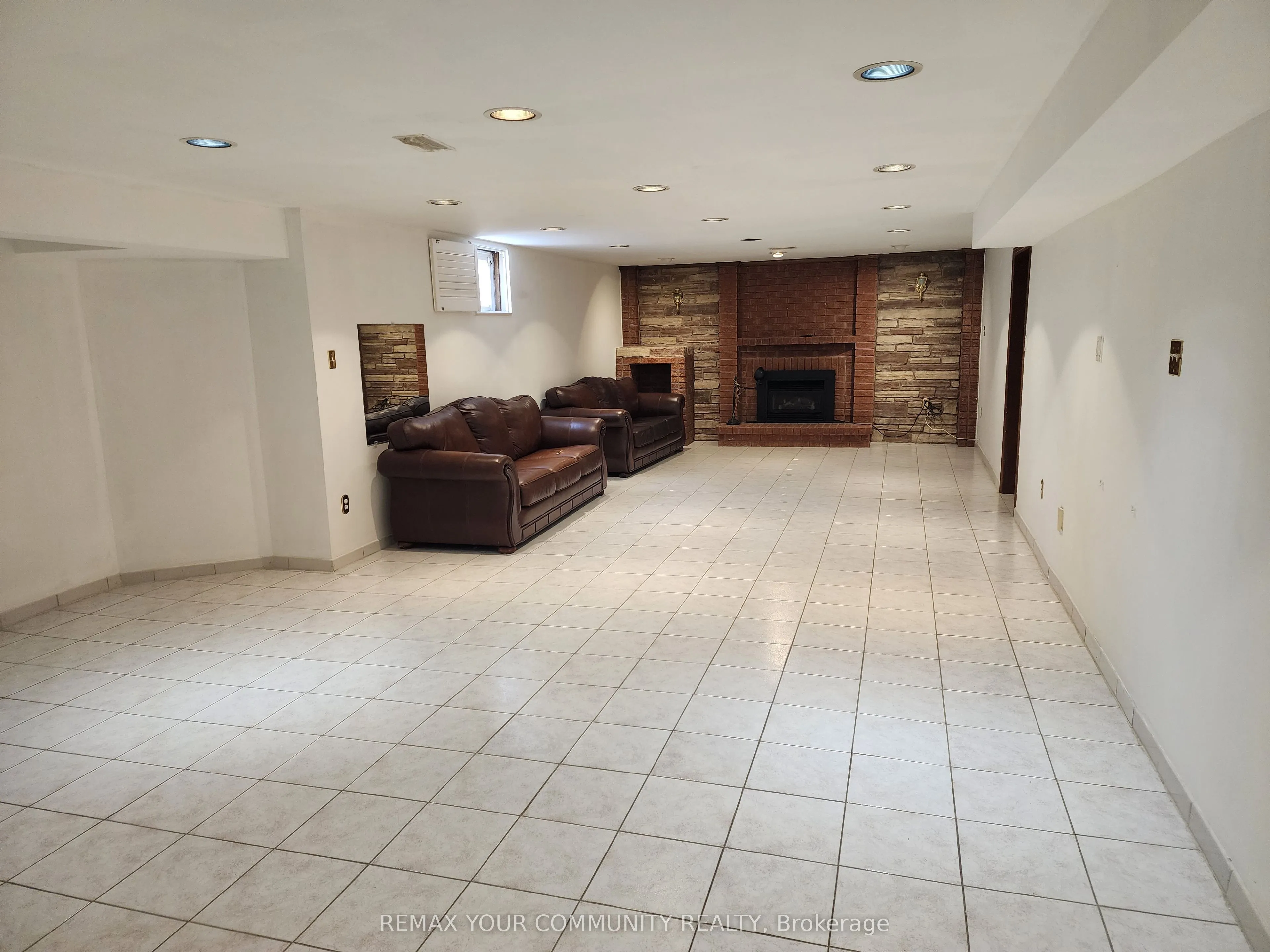 Detached Home For Lease | N13470772