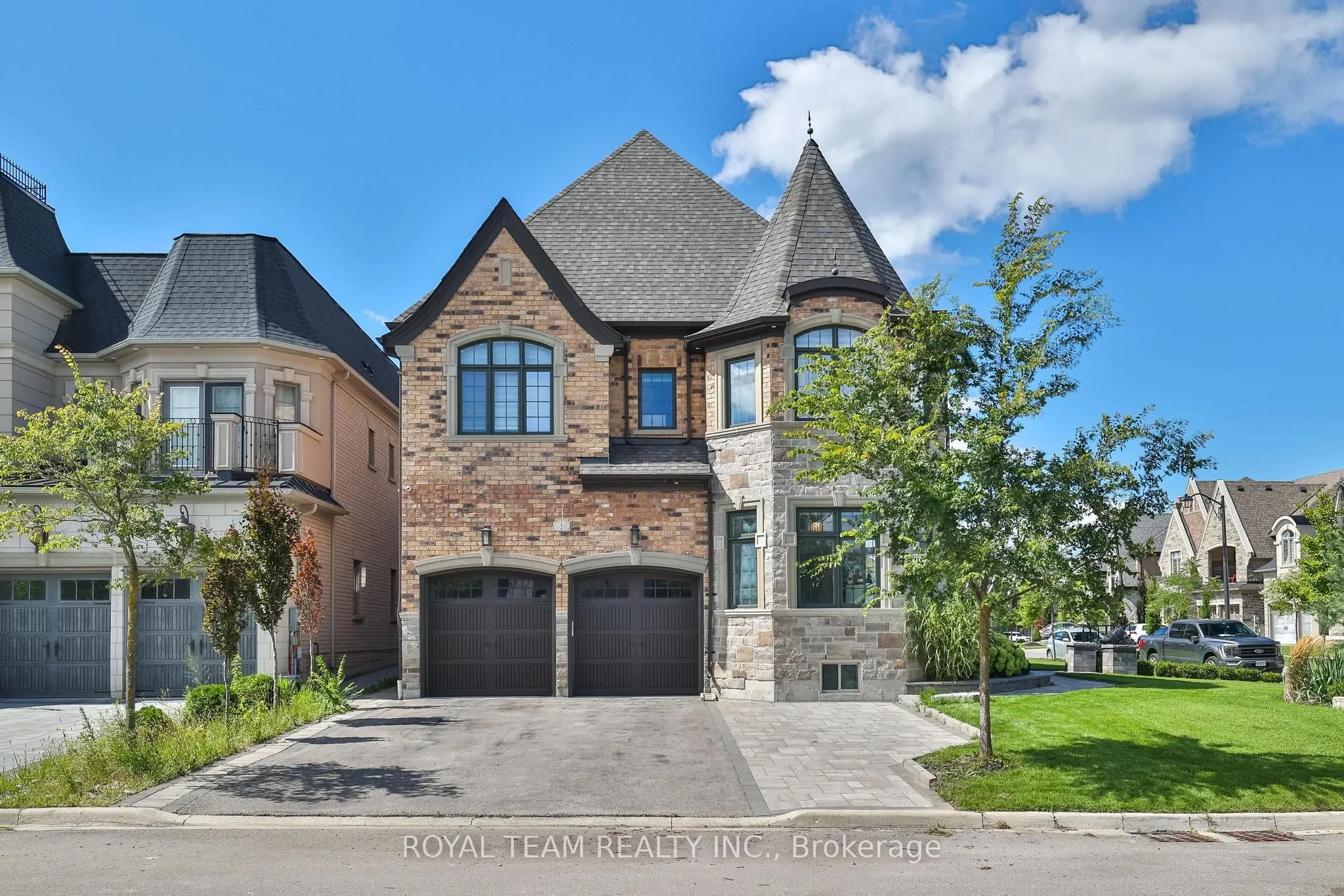 Detached Home For Sale | N13475302