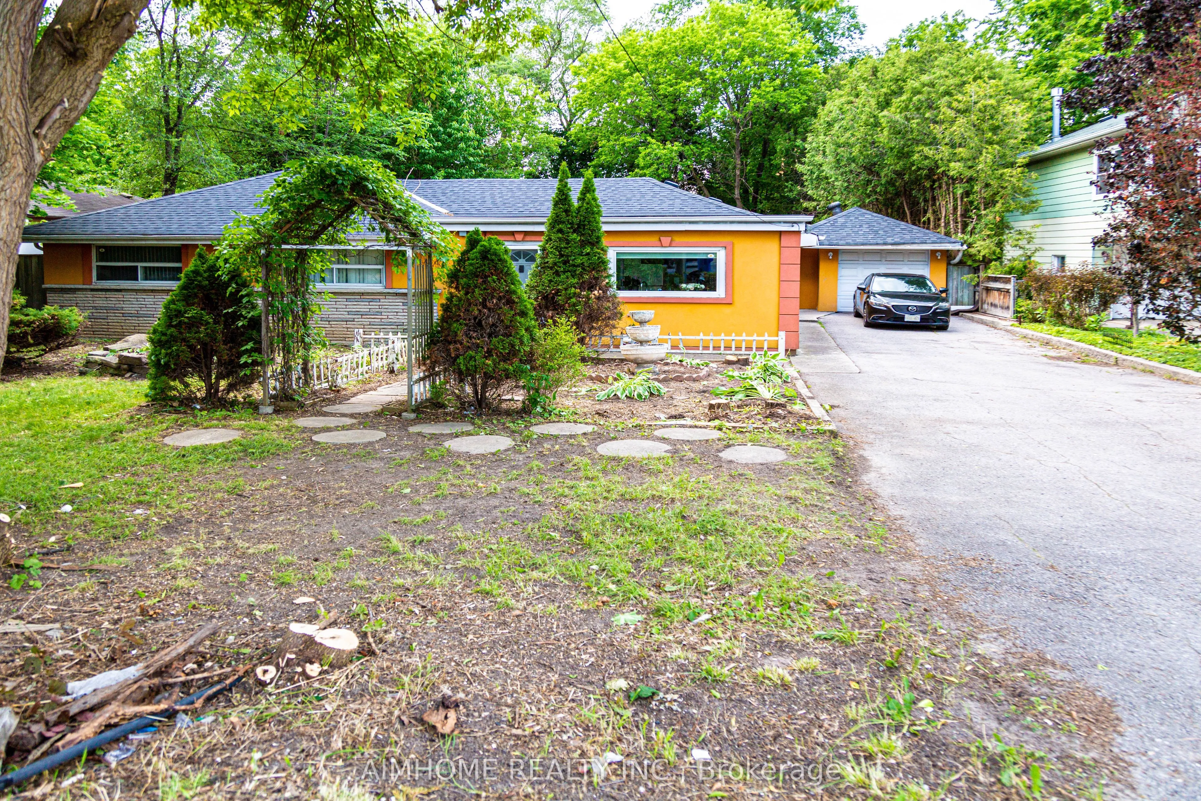 Detached Home For Lease | N13476564