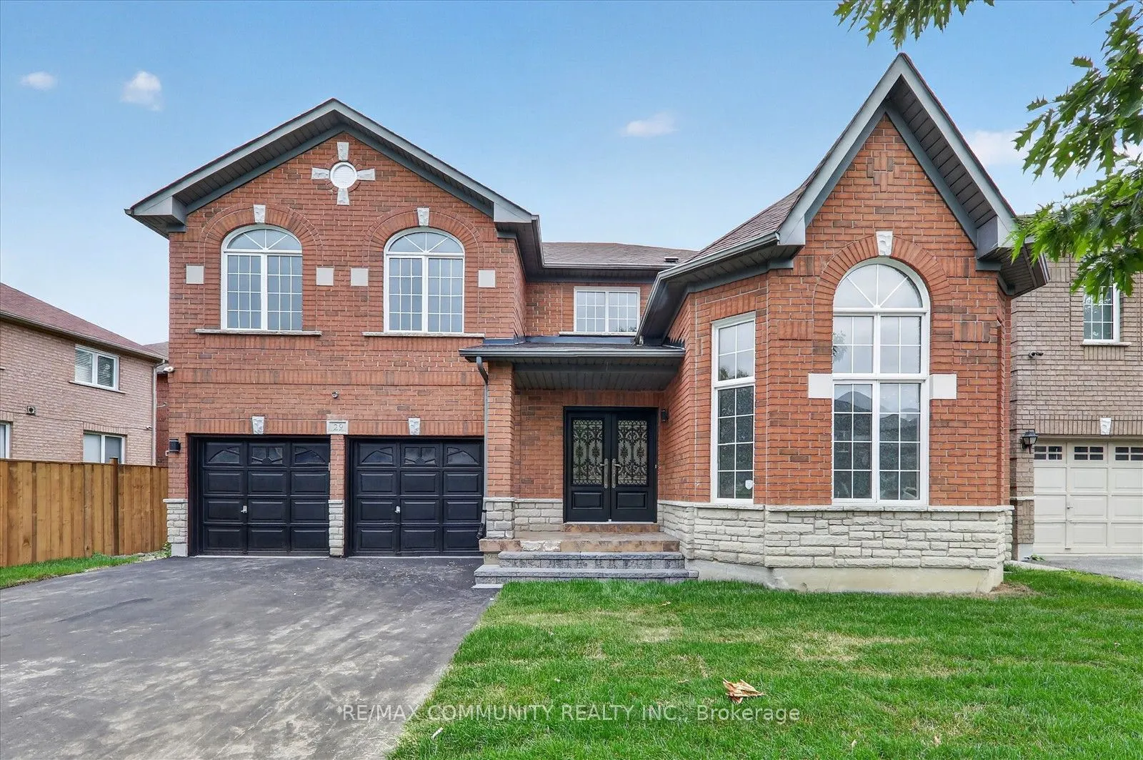 Detached Home For Sale | N13483800