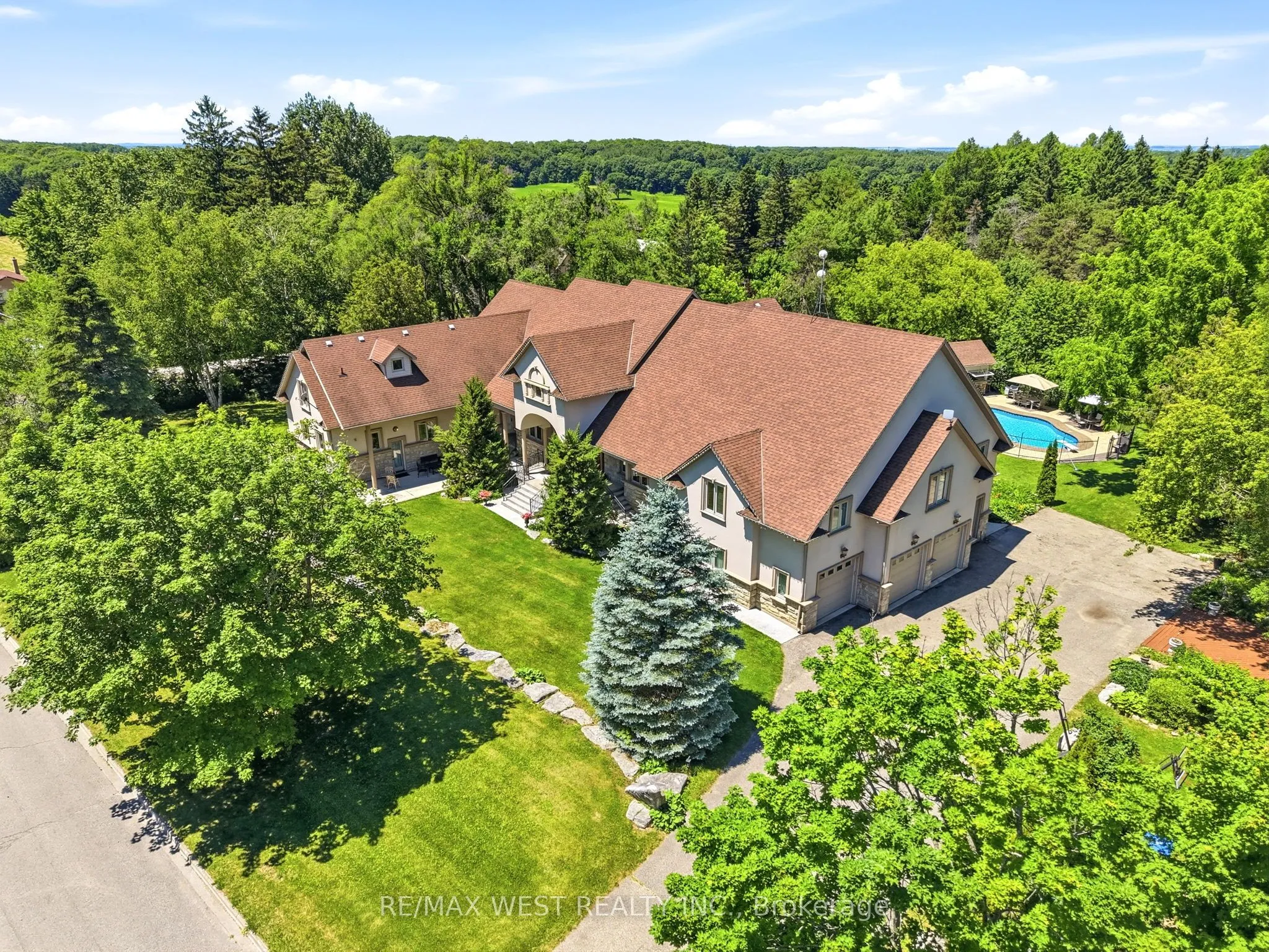 Detached Home For Sale | N13488504