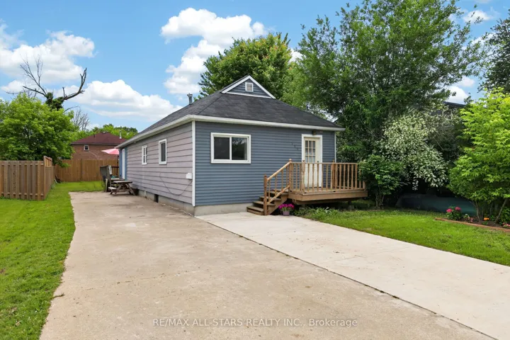 Welcome to 329 Lakeview Blvd., Keswick