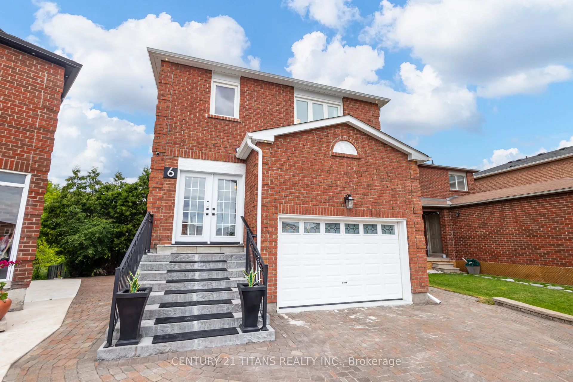 Detached Home For Sale | N13492086