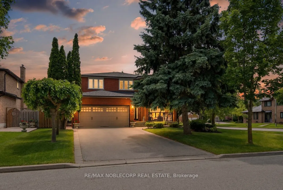 Detached Home For Sale | N13496102