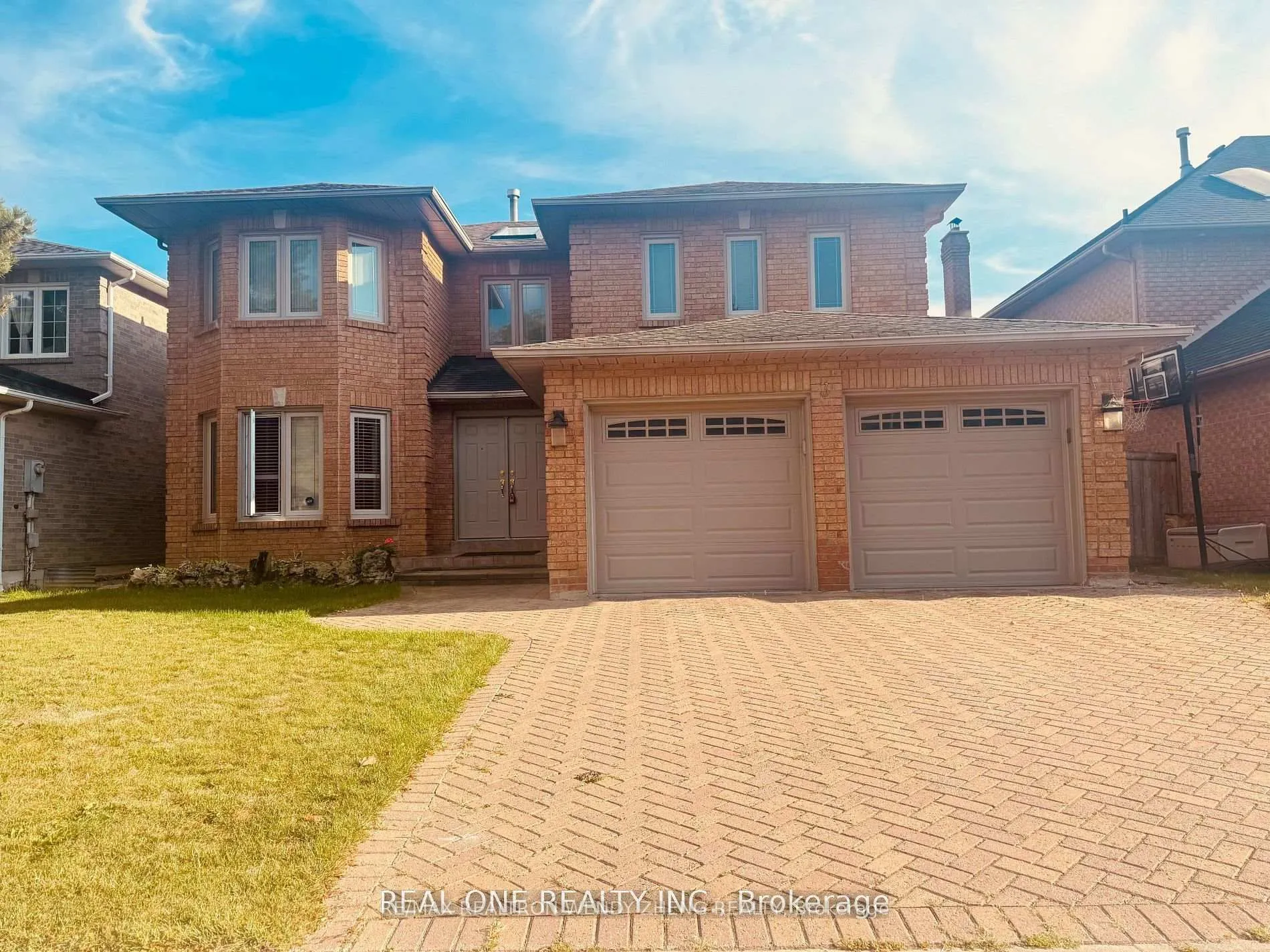 Detached Home For Lease | N13511404