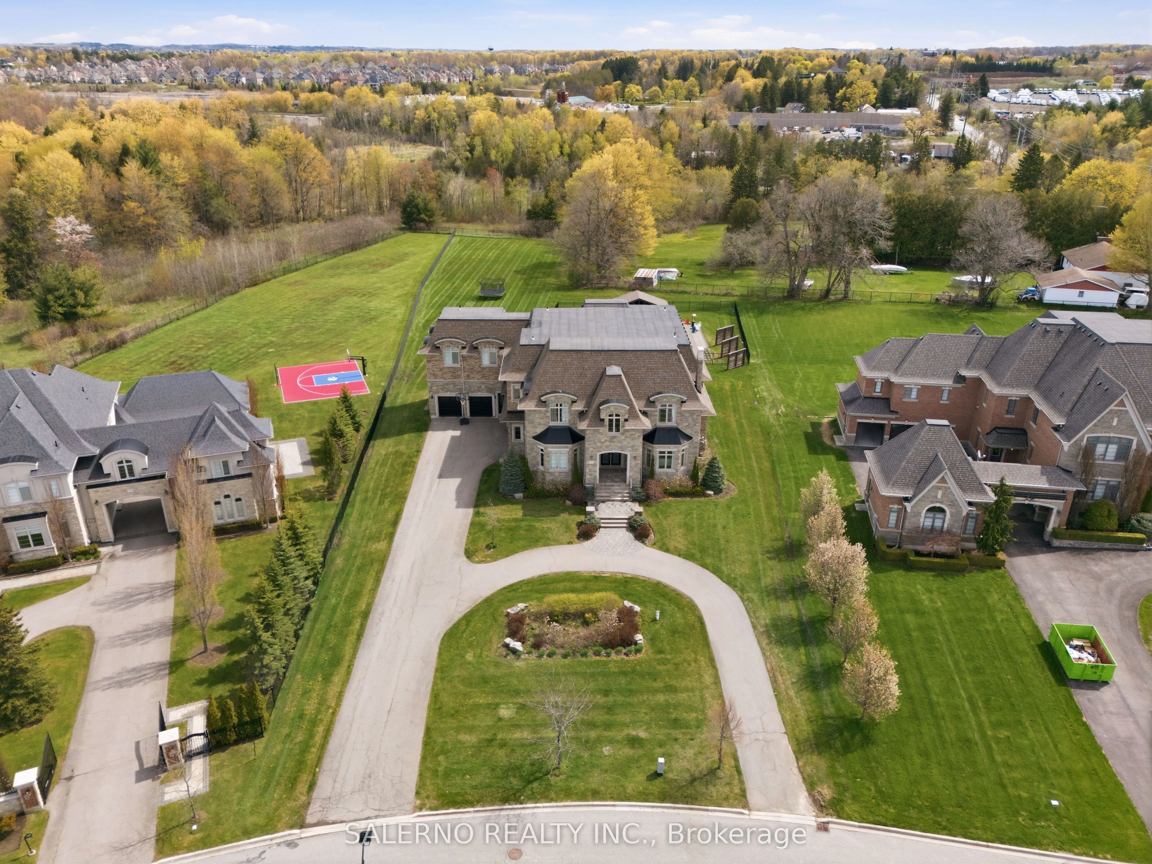 Detached Home For Sale | N13512232