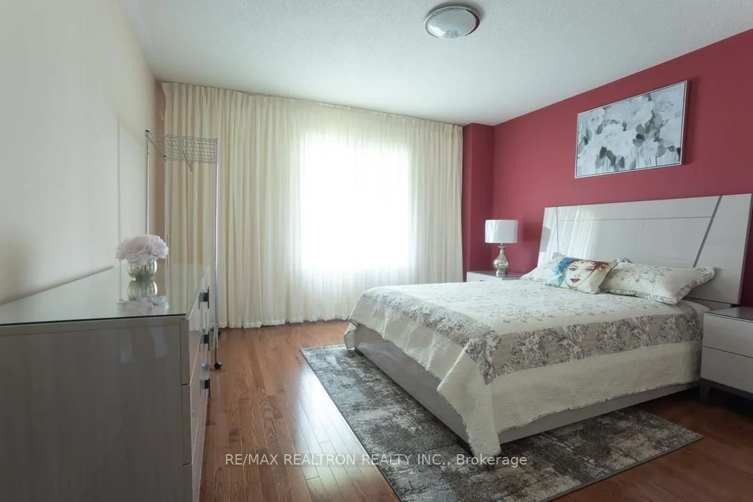 Detached Home For Lease | N13513346