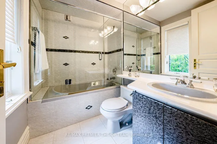 43 Cowan Drive, Vaughan, ON L4L 7H4
