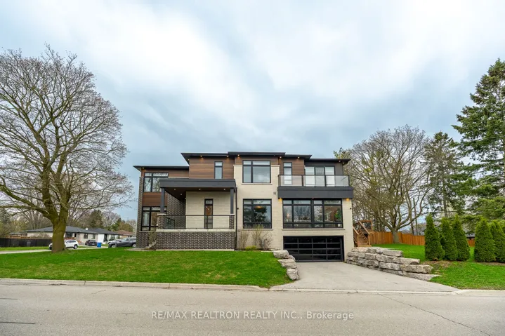 70 Collins Crescent, Aurora, ON L4G 2W2