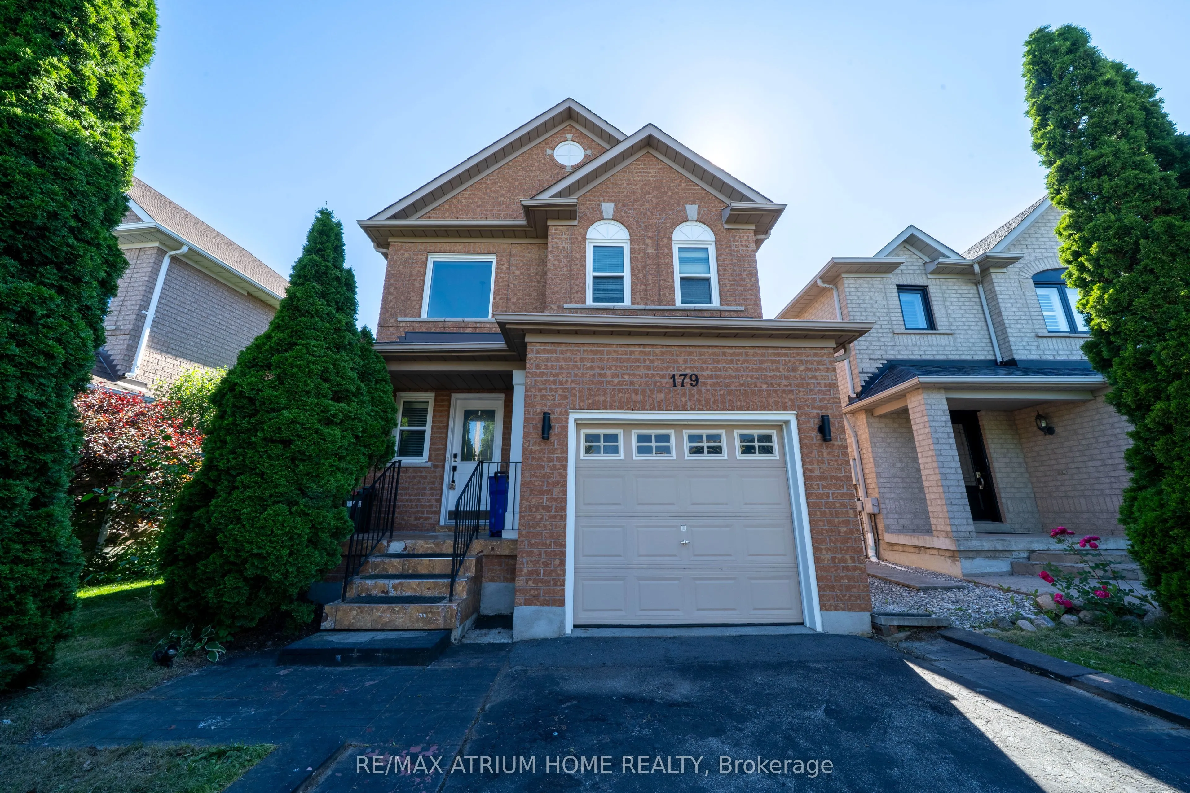 Detached Home For Lease | N13521964