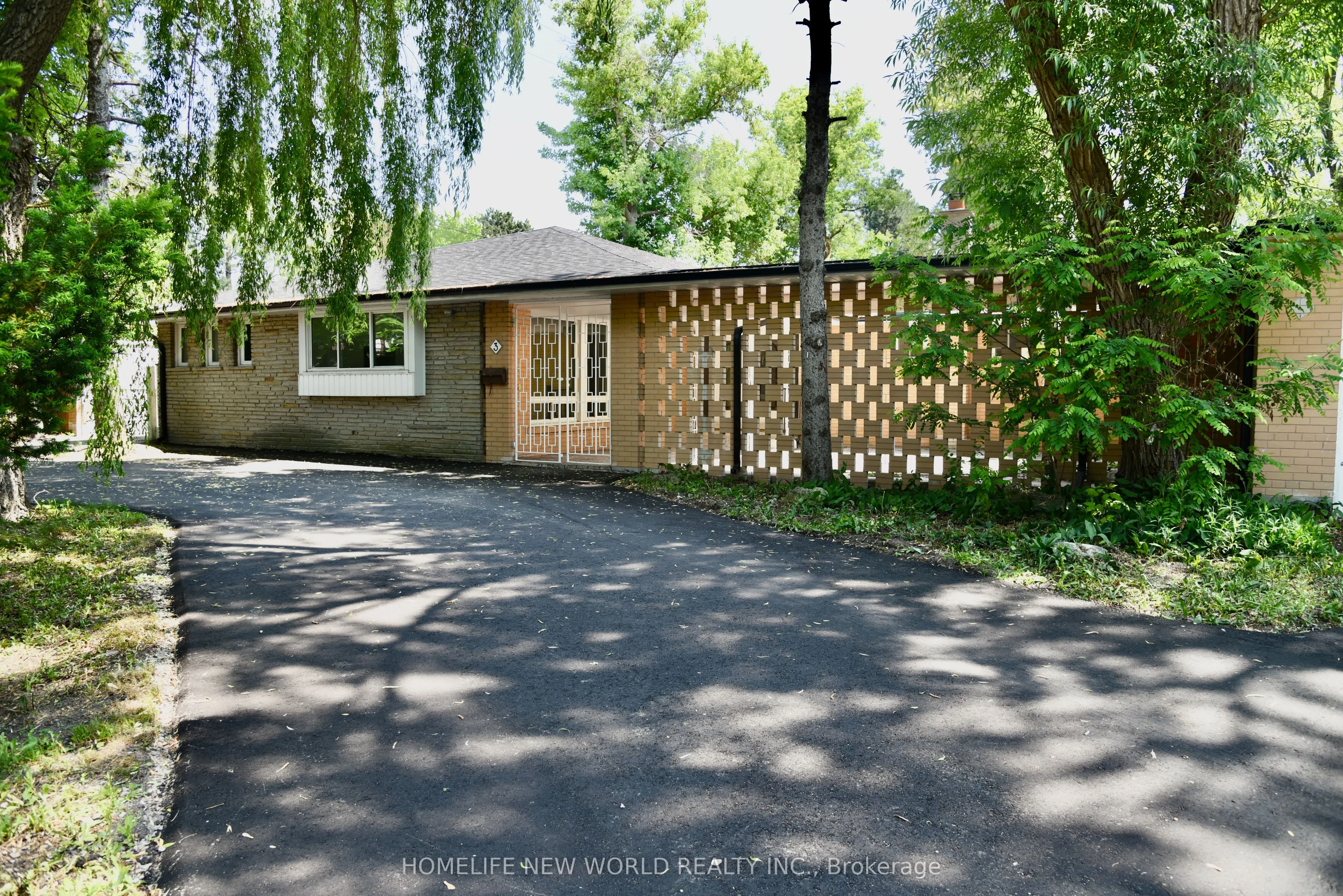 Detached Home For Lease | N13524302