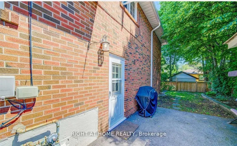 107 Sherwood Forest Drive Back Unit, Markham, ON L3P 1P9