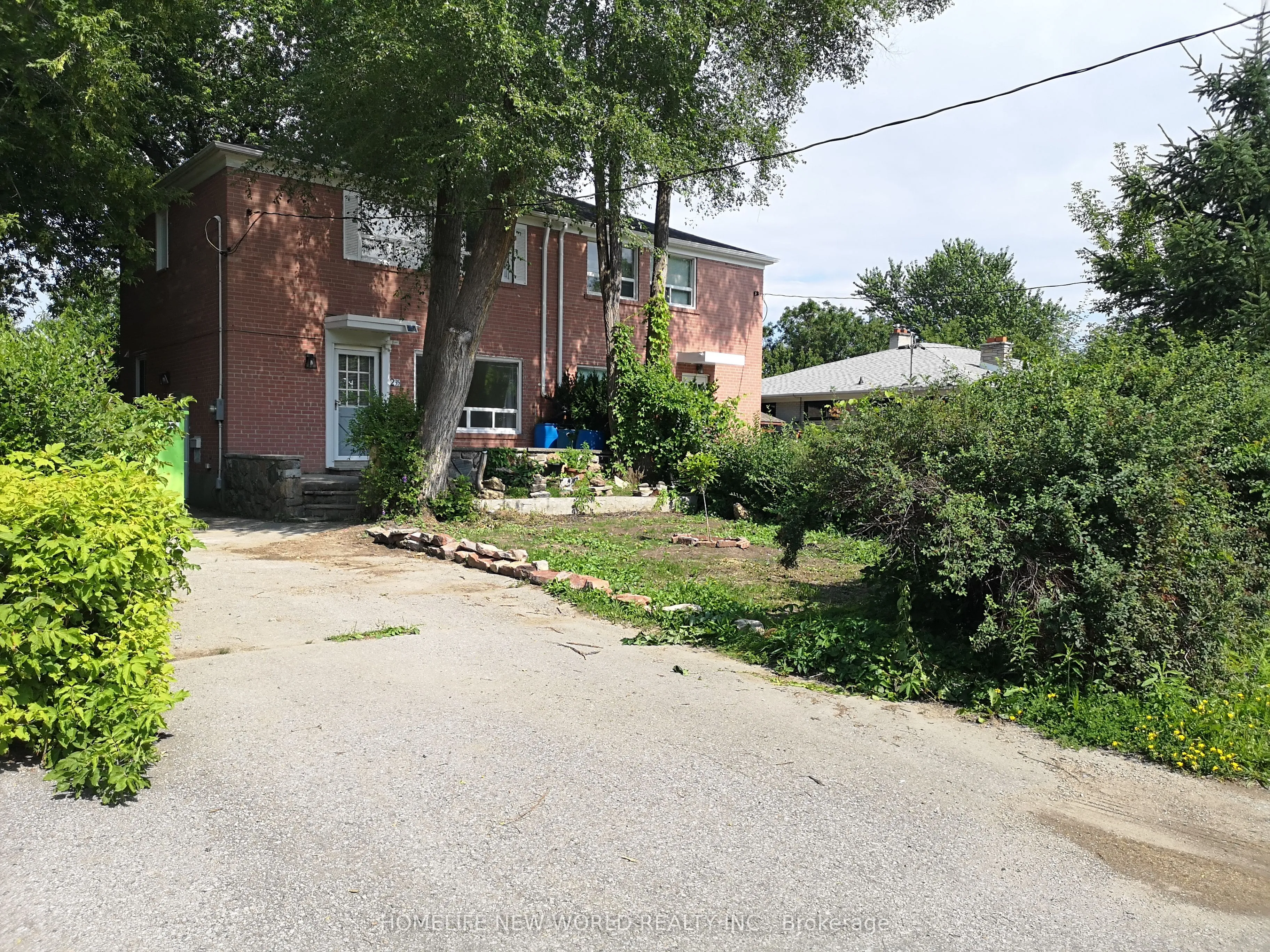 Semi-Detached Home For Sale | N13525052