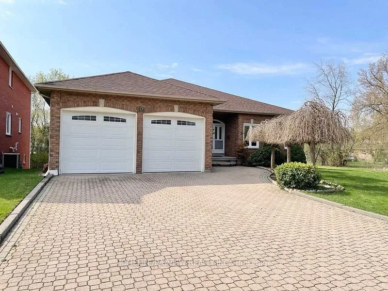 Detached Home For Lease | N13525636
